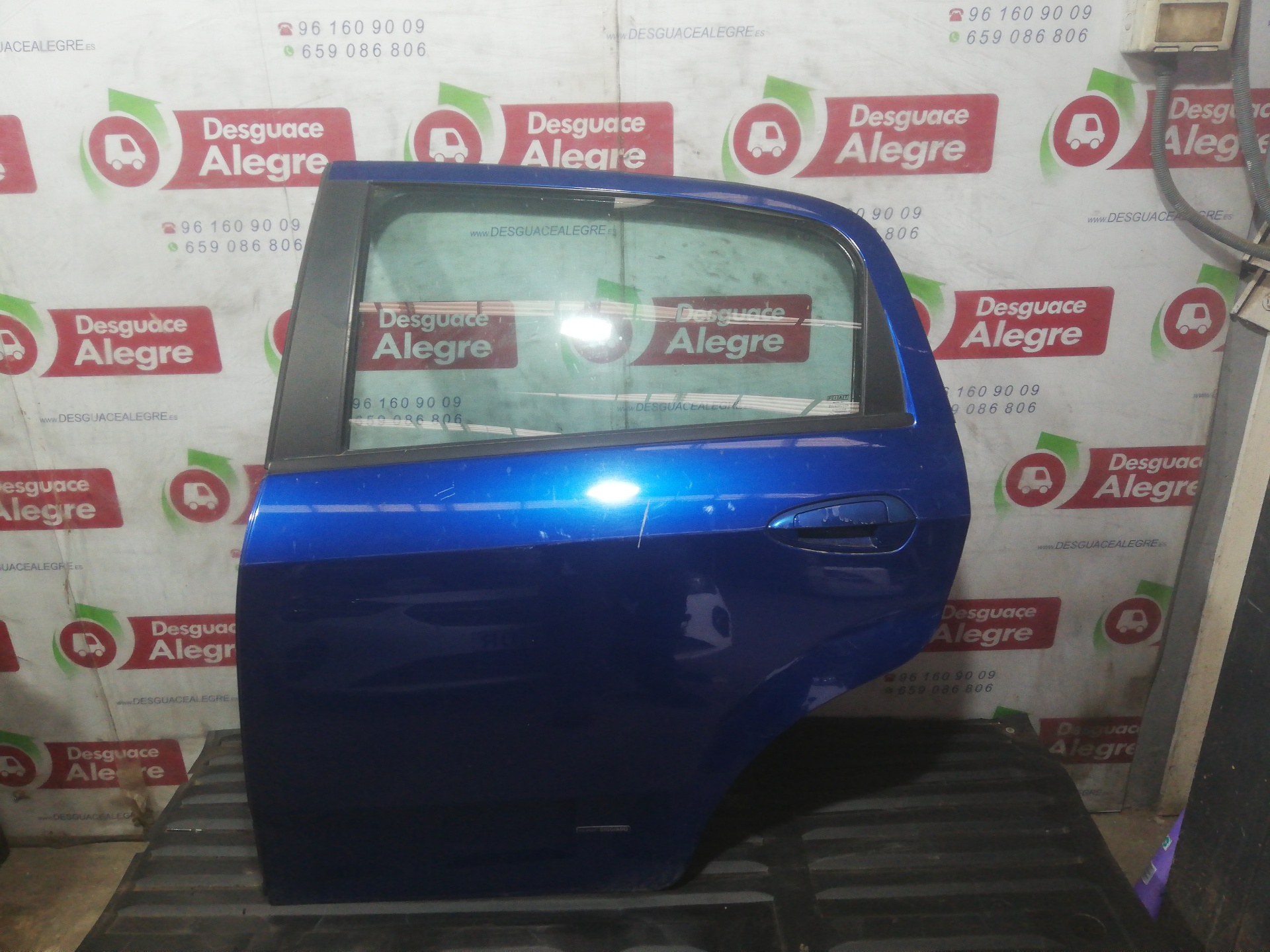 FIAT GRANDE PUNTO PUERTA TRASERA IZQUIERDA FIAT GRANDE PUNTO PUERTA TRASERA IZQUIERDA