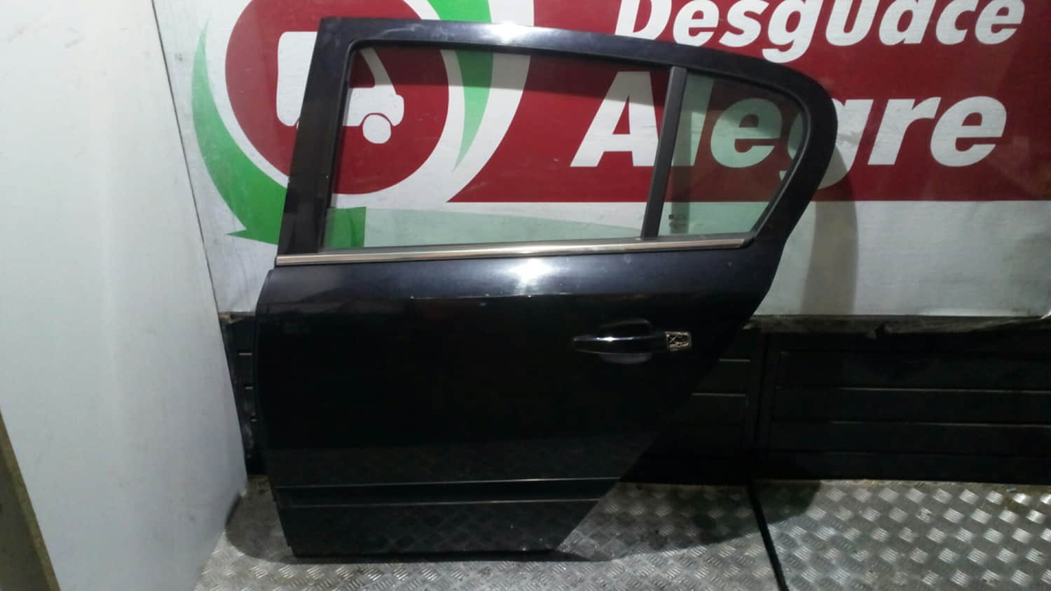OPEL ASTRA H BERLINA PUERTA TRASERA IZQUIERDA OPEL ASTRA H BERLINA PUERTA TRASERA IZQUIERDA
