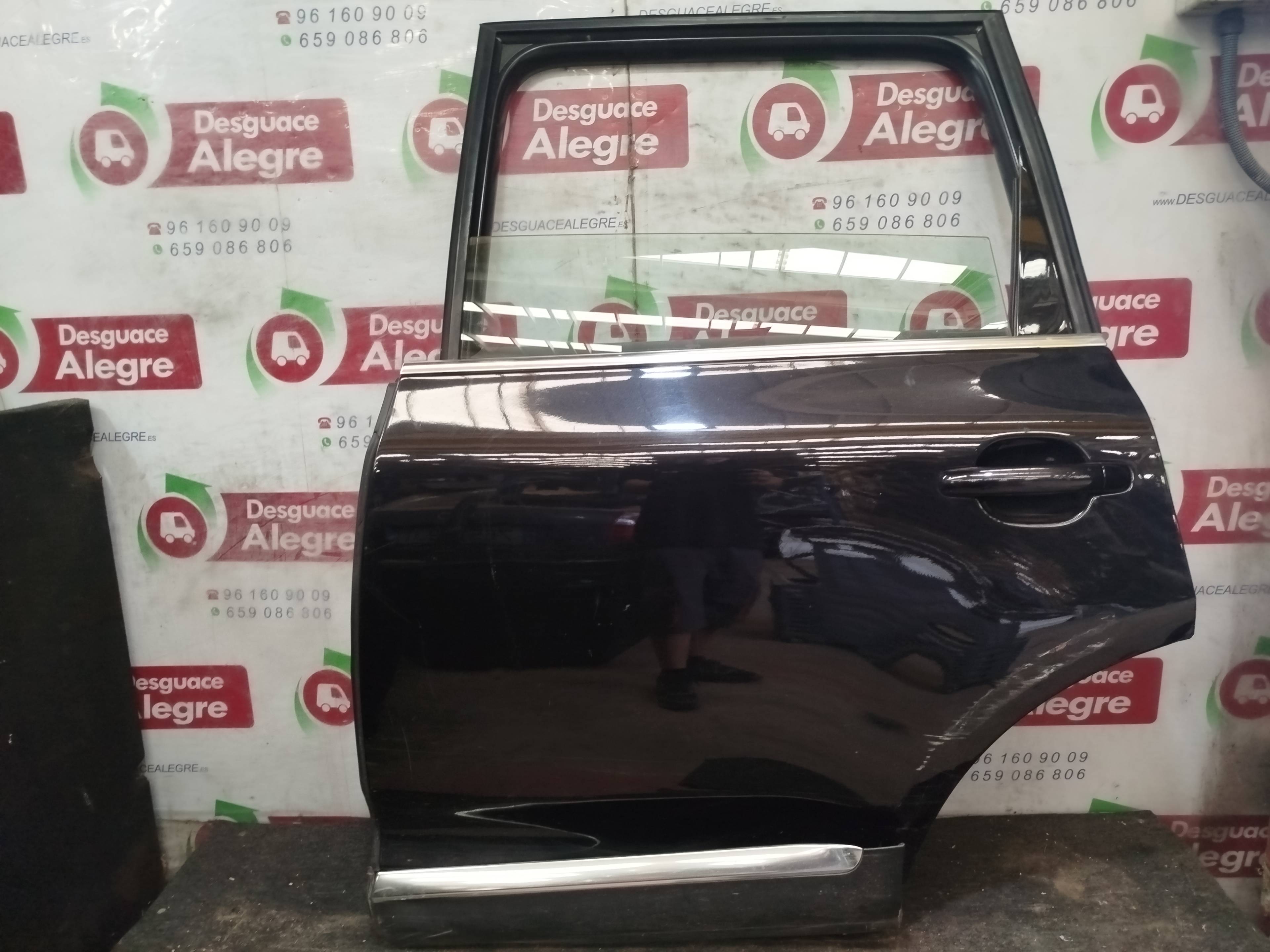VOLKSWAGEN TOUAREG PUERTA TRASERA IZQUIERDA VOLKSWAGEN TOUAREG PUERTA TRASERA IZQUIERDA