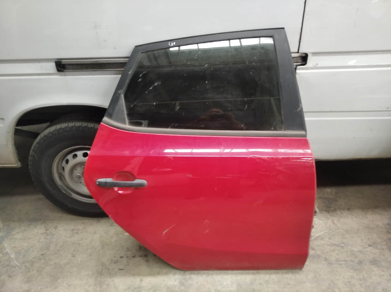 HYUNDAI I30 PUERTA TRASERA DERECHA HYUNDAI I30 PUERTA TRASERA DERECHA