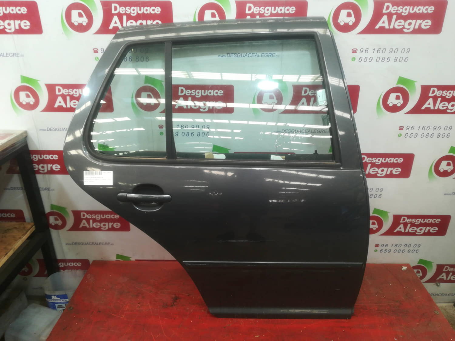 VOLKSWAGEN GOLF IV BERLINA PUERTA TRASERA DERECHA VOLKSWAGEN GOLF IV BERLINA PUERTA TRASERA DERECHA