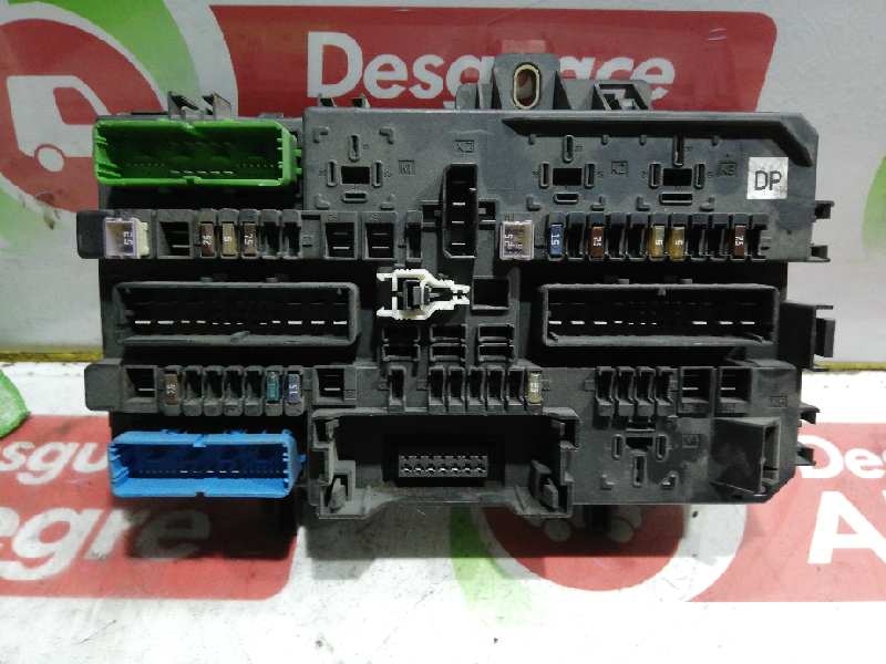 OPEL ASTRA H GTC CAJA RELES FUSIBLES OPEL ASTRA H GTC CAJA RELES FUSIBLES