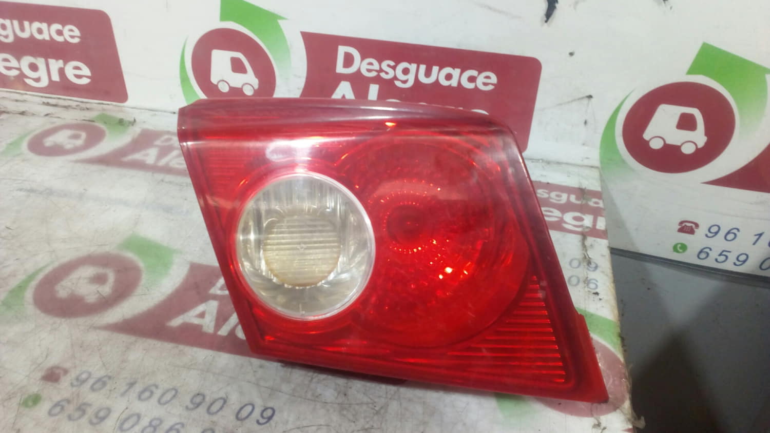 DAEWOO LANOS PILOTO TRASERO IZQUIERDO INTERIOR DAEWOO LANOS PILOTO TRASERO IZQUIERDO INTERIOR