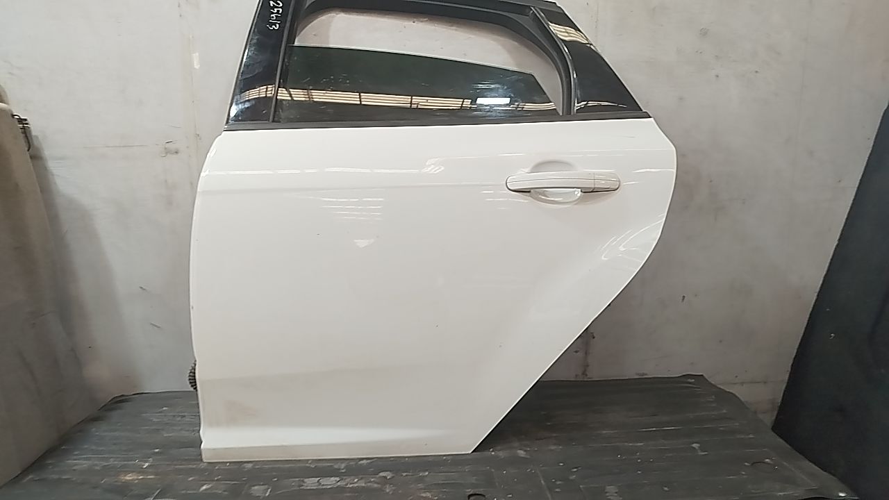 FORD FOCUS BERLINA PUERTA TRASERA IZQUIERDA FORD FOCUS BERLINA PUERTA TRASERA IZQUIERDA