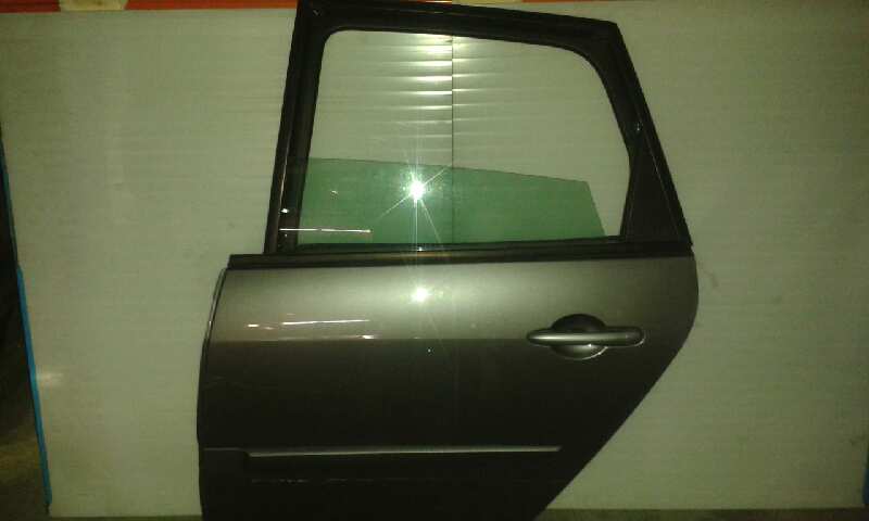 RENAULT SCENIC II PUERTA TRASERA IZQUIERDA RENAULT SCENIC II PUERTA TRASERA IZQUIERDA