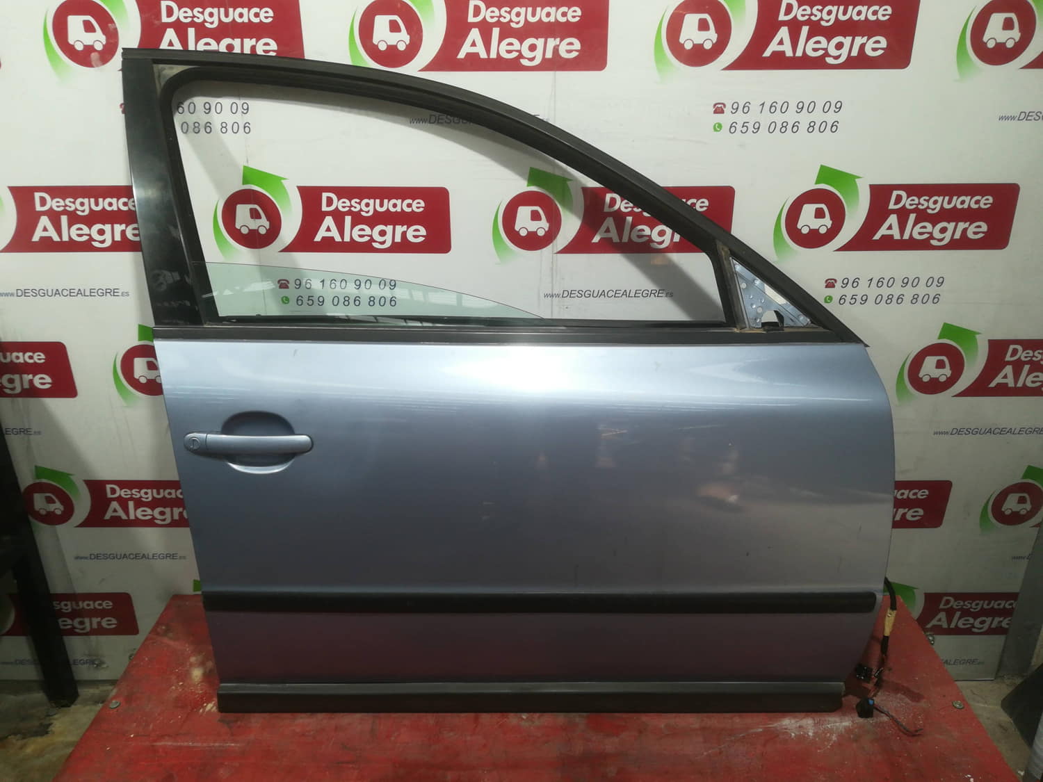 VOLKSWAGEN PASSAT BERLINA PUERTA DELANTERA DERECHA VOLKSWAGEN PASSAT BERLINA PUERTA DELANTERA DERECHA