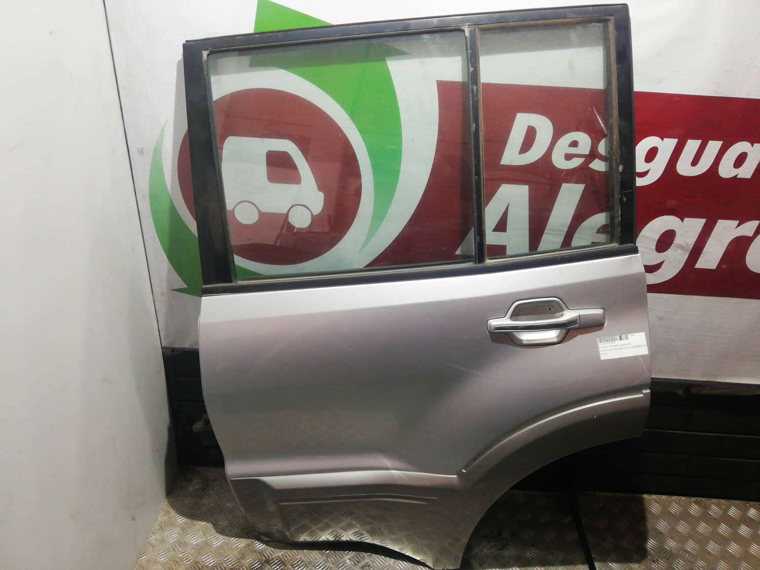 MITSUBISHI MONTERO PUERTA TRASERA IZQUIERDA MITSUBISHI MONTERO PUERTA TRASERA IZQUIERDA