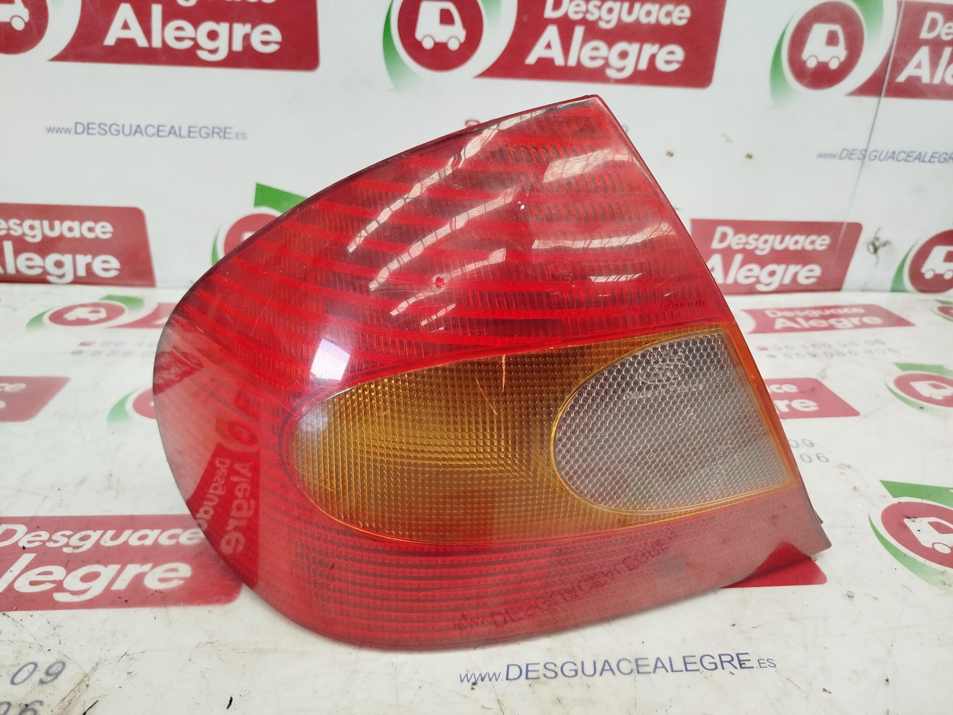 FORD MONDEO BERLINA PILOTO TRASERO IZQUIERDO FORD MONDEO BERLINA PILOTO TRASERO IZQUIERDO