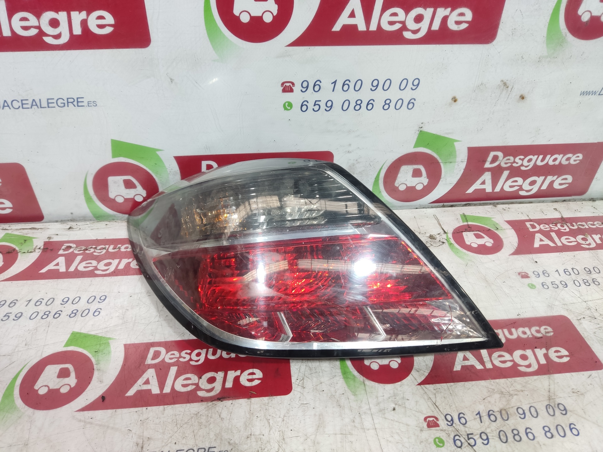 OPEL ASTRA H GTC PILOTO TRASERO IZQUIERDO OPEL ASTRA H GTC PILOTO TRASERO IZQUIERDO