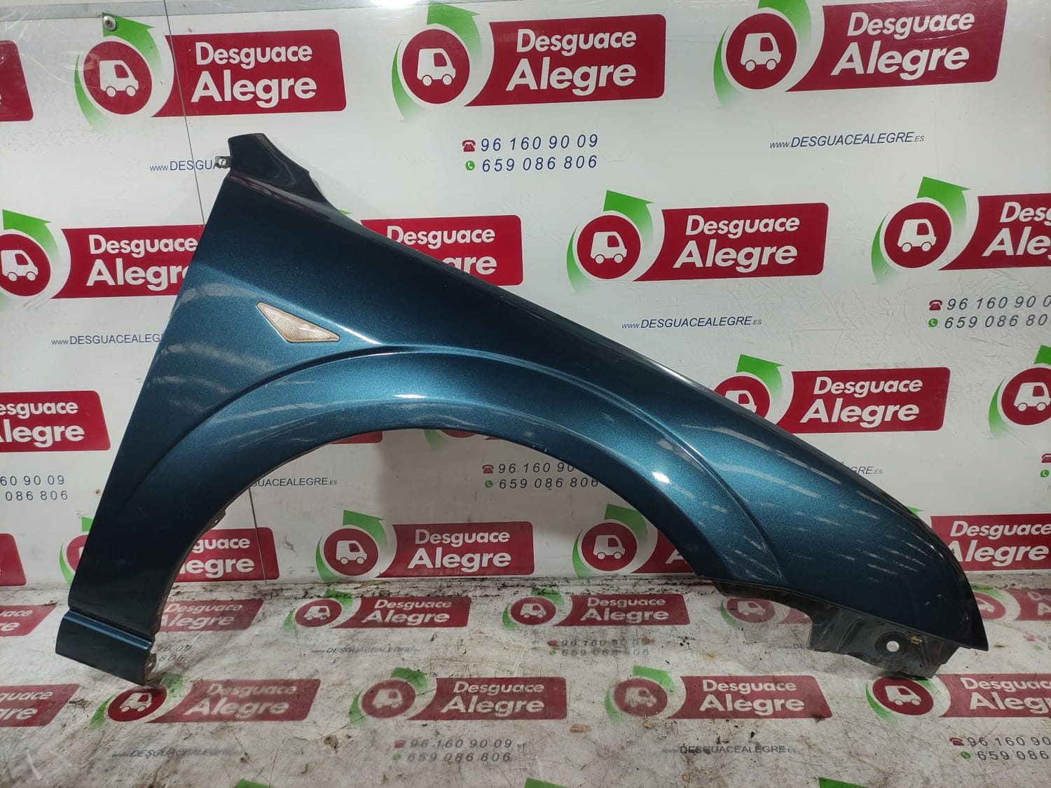 FORD MONDEO BERLINA ALETA DELANTERA DERECHA FORD MONDEO BERLINA ALETA DELANTERA DERECHA