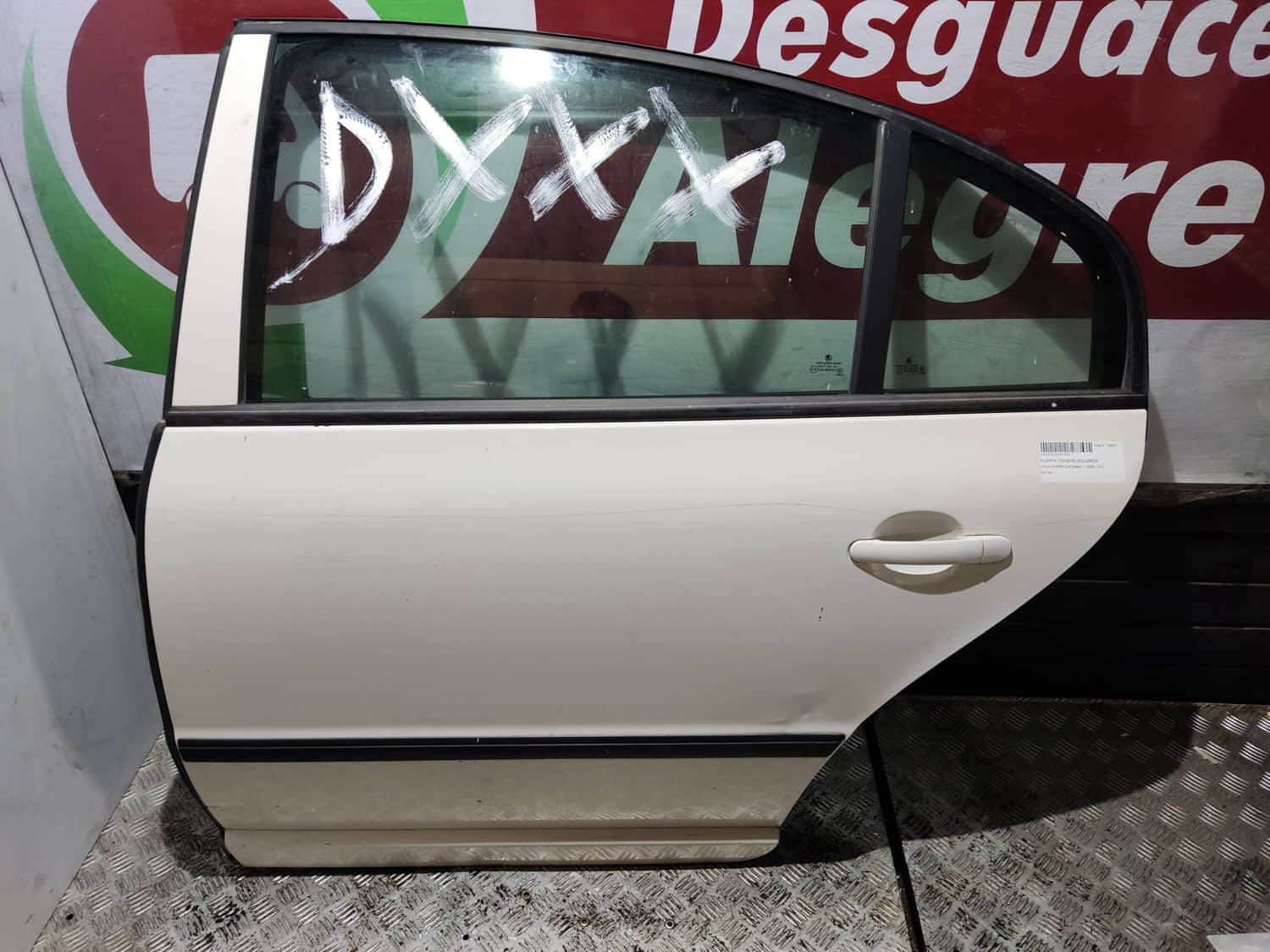 SKODA SUPERB PUERTA TRASERA IZQUIERDA SKODA SUPERB PUERTA TRASERA IZQUIERDA