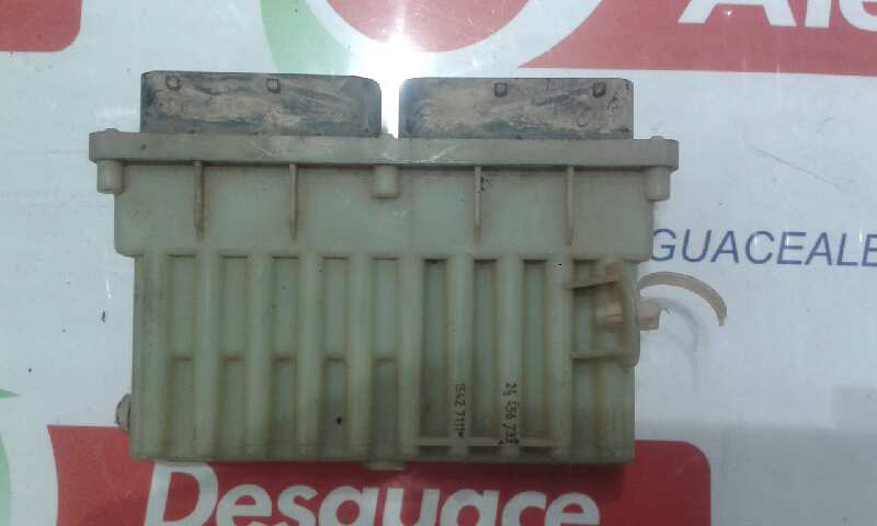 OPEL ASTRA G BERLINA CAJA RELES FUSIBLES OPEL ASTRA G BERLINA CAJA RELES FUSIBLES