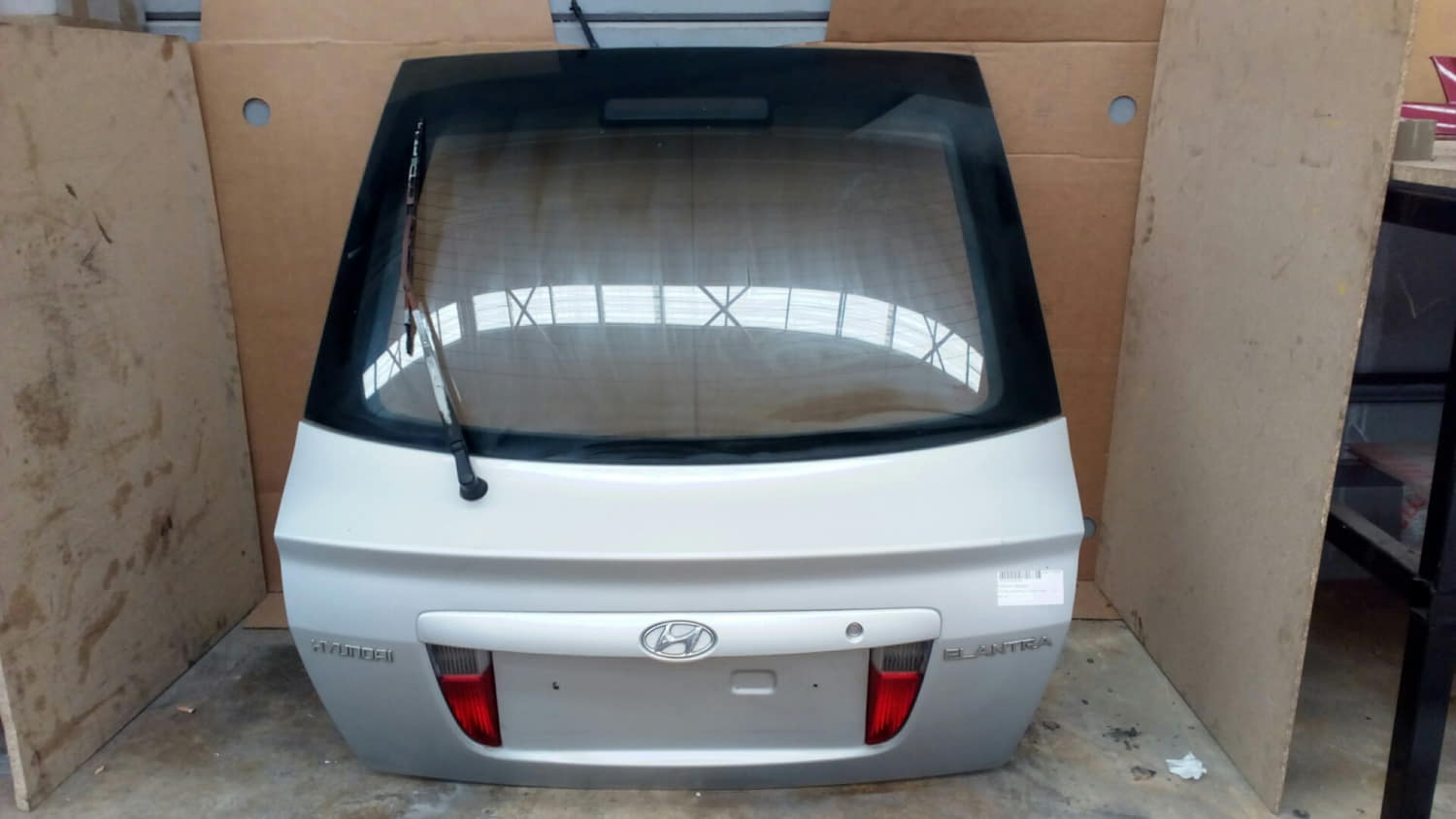 HYUNDAI ELANTRA PORTON TRASERO HYUNDAI ELANTRA PORTON TRASERO