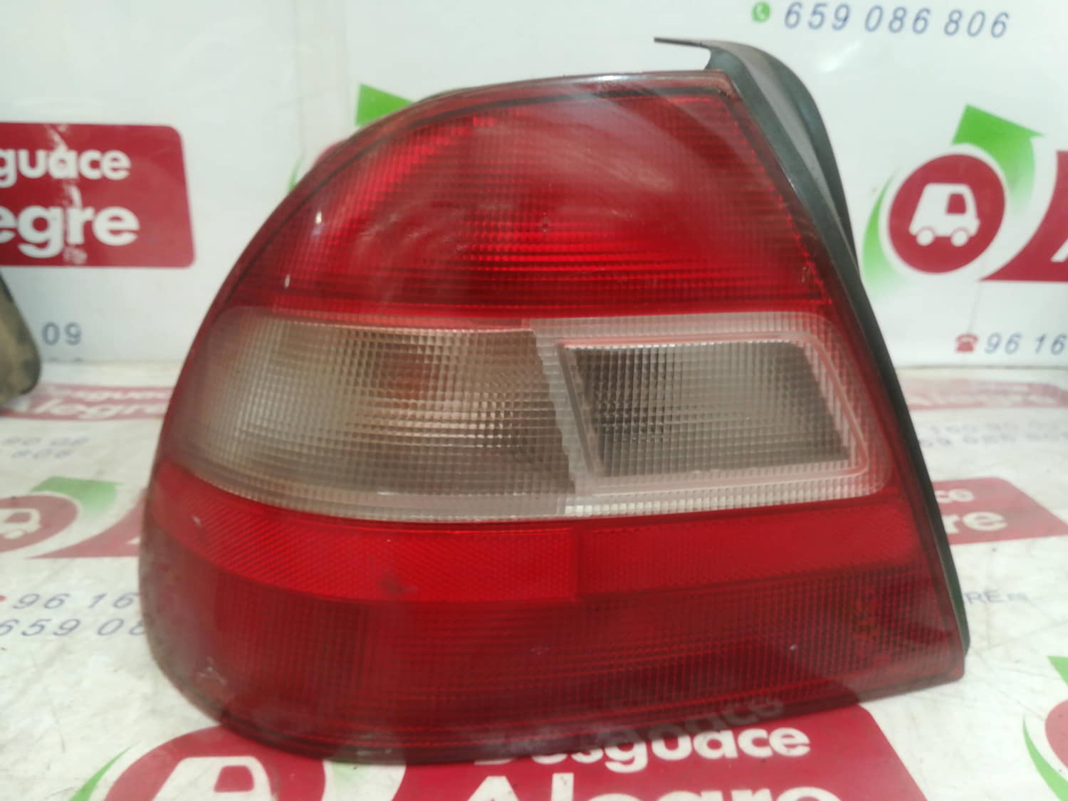HONDA CIVIC 5 PUERTAS PILOTO TRASERO IZQUIERDO HONDA CIVIC 5 PUERTAS PILOTO TRASERO IZQUIERDO