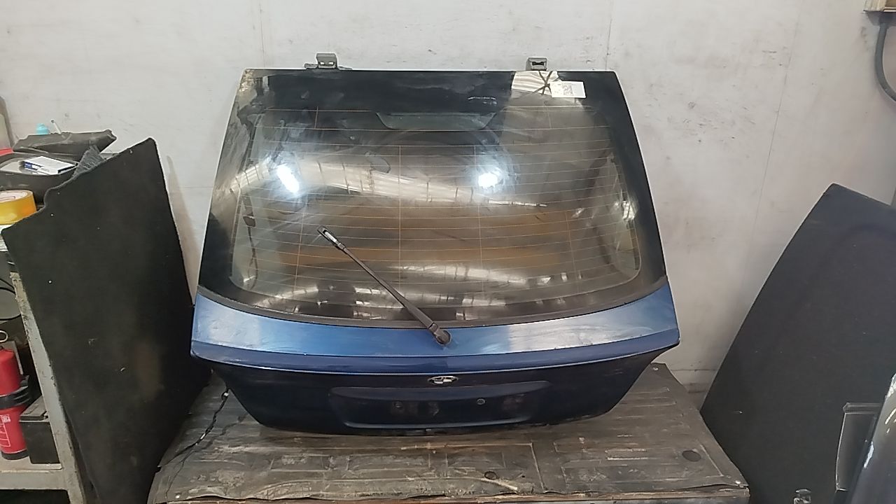 BMW 3 COMPACTO PORTON TRASERO BMW 3 COMPACTO PORTON TRASERO