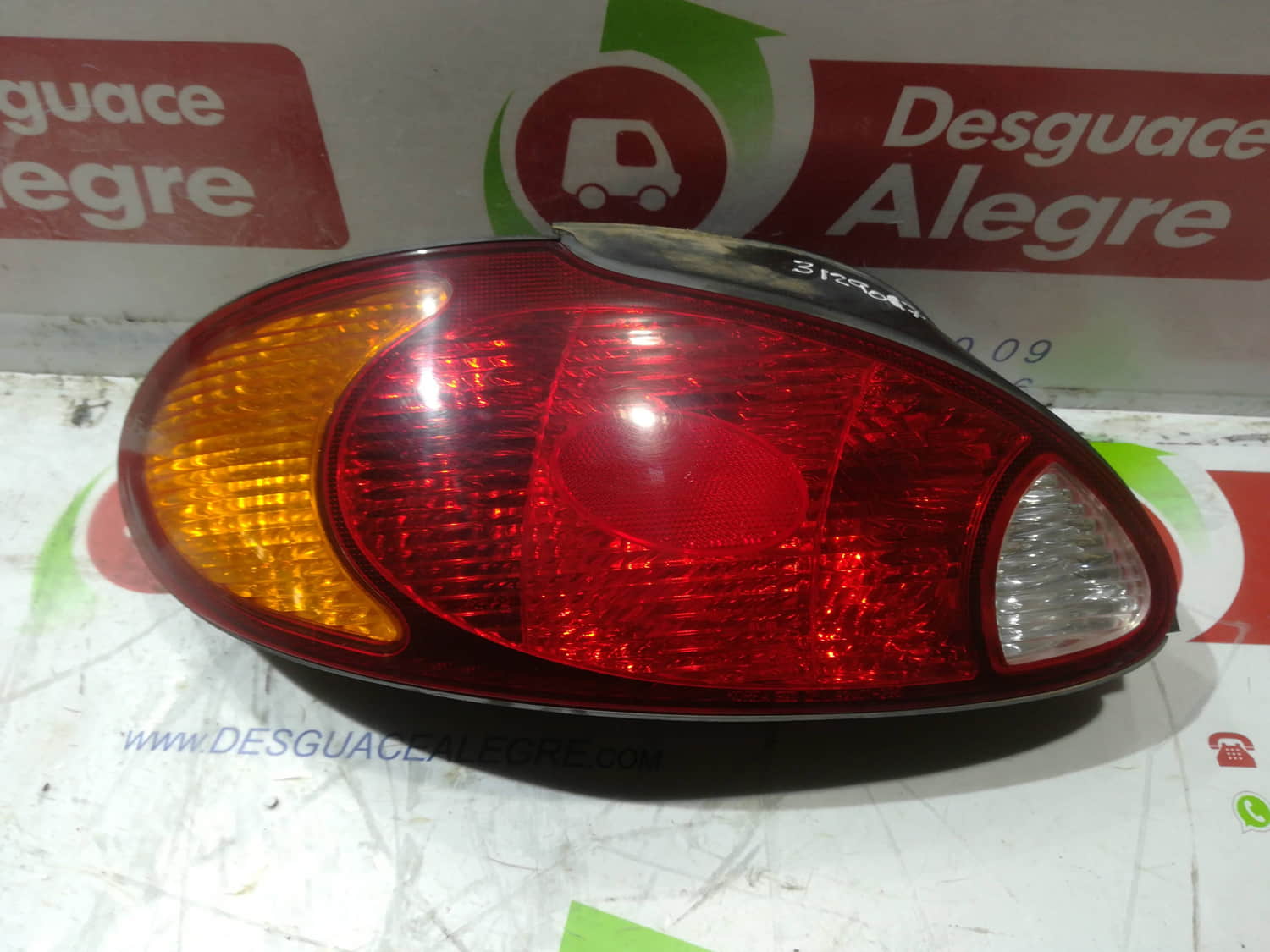 HYUNDAI LANTRA BERLINA PILOTO TRASERO IZQUIERDO HYUNDAI LANTRA BERLINA PILOTO TRASERO IZQUIERDO