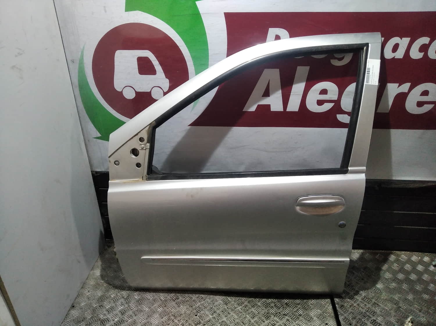 TATA INDICA PUERTA DELANTERA IZQUIERDA TATA INDICA PUERTA DELANTERA IZQUIERDA