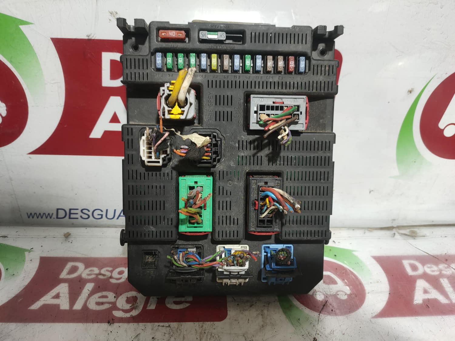 PEUGEOT 207 CAJA RELES FUSIBLES PEUGEOT 207 CAJA RELES FUSIBLES
