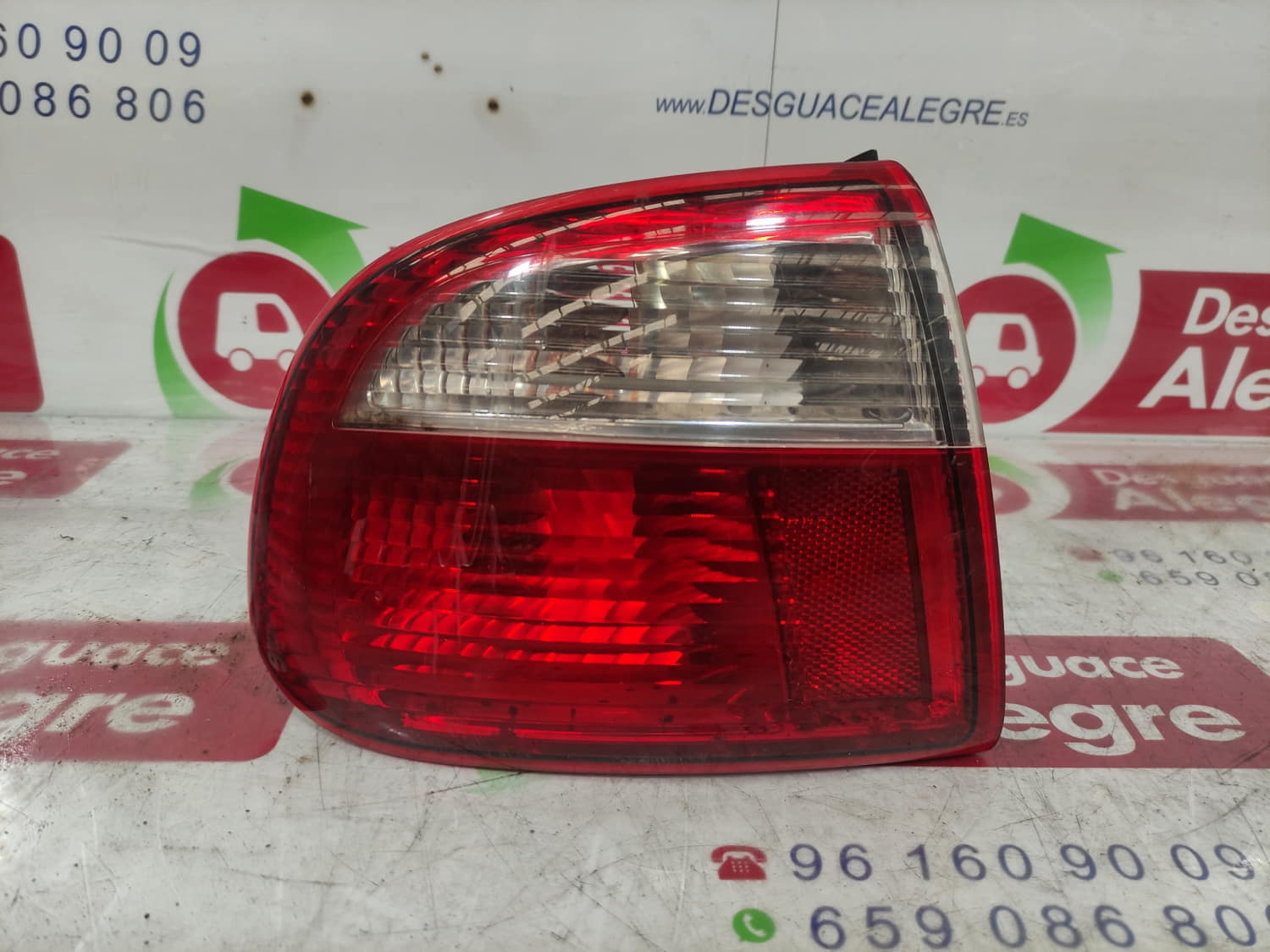 SEAT TOLEDO PILOTO TRASERO IZQUIERDO SEAT TOLEDO PILOTO TRASERO IZQUIERDO
