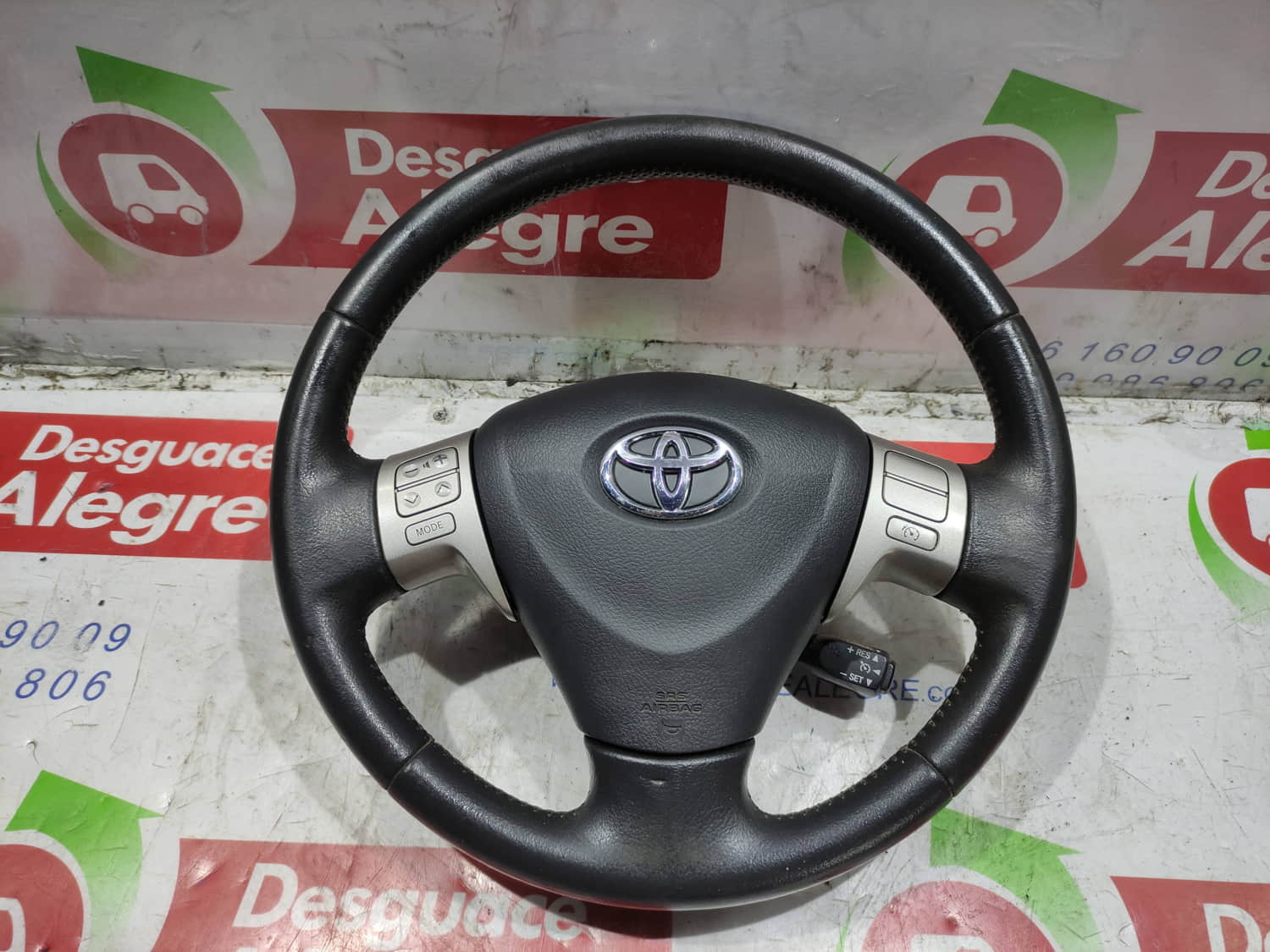 TOYOTA AURIS VOLANTE TOYOTA AURIS VOLANTE
