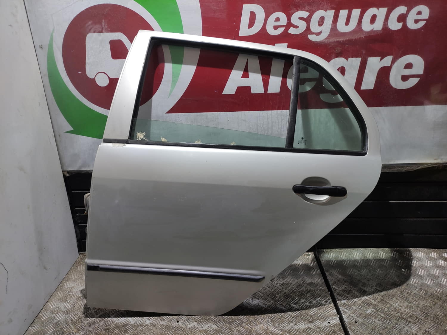 SKODA FABIA PUERTA TRASERA IZQUIERDA SKODA FABIA PUERTA TRASERA IZQUIERDA
