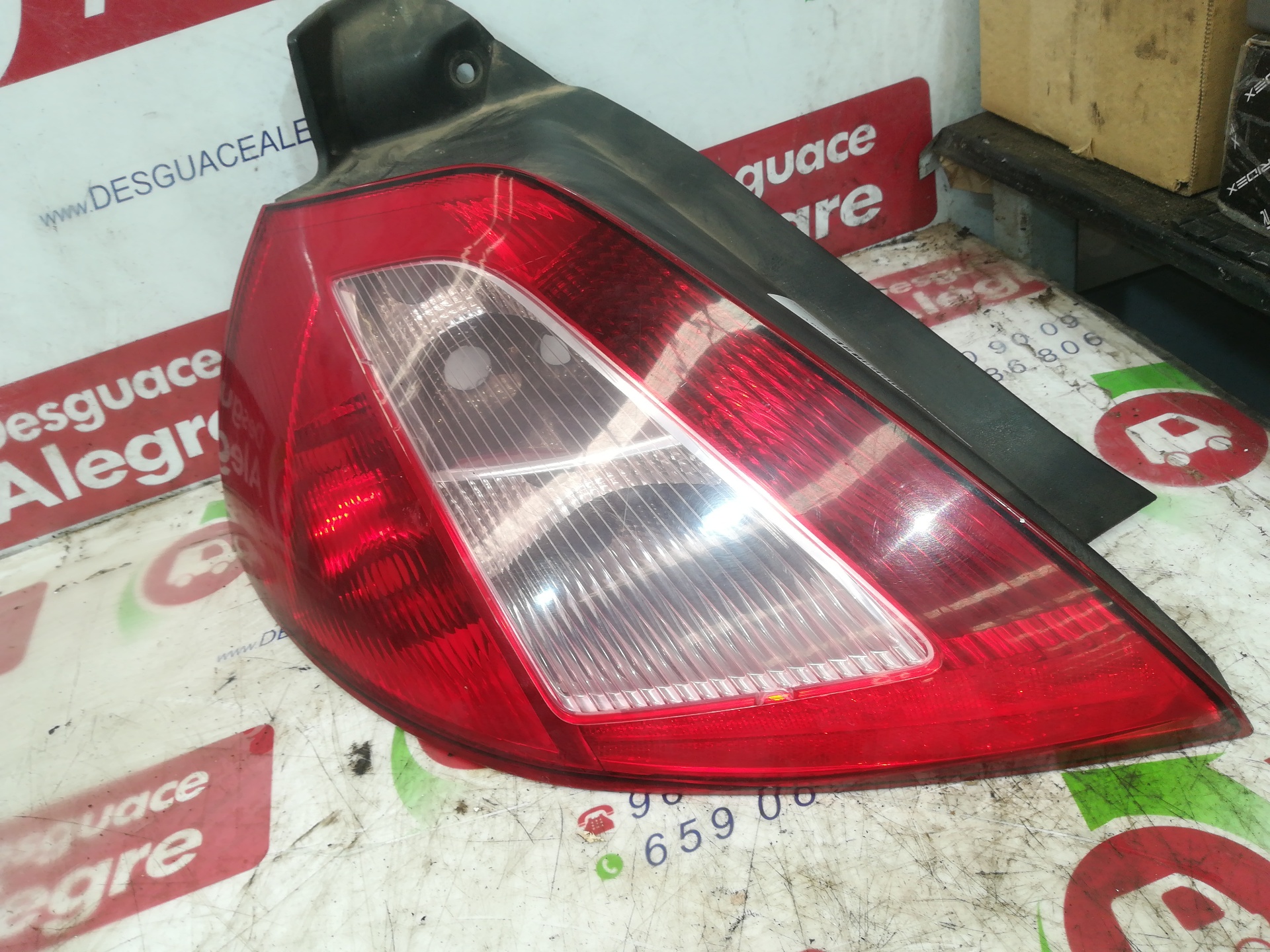 RENAULT MEGANE II BERLINA 5P PILOTO TRASERO IZQUIERDO RENAULT MEGANE II BERLINA 5P PILOTO TRASERO IZQUIERDO