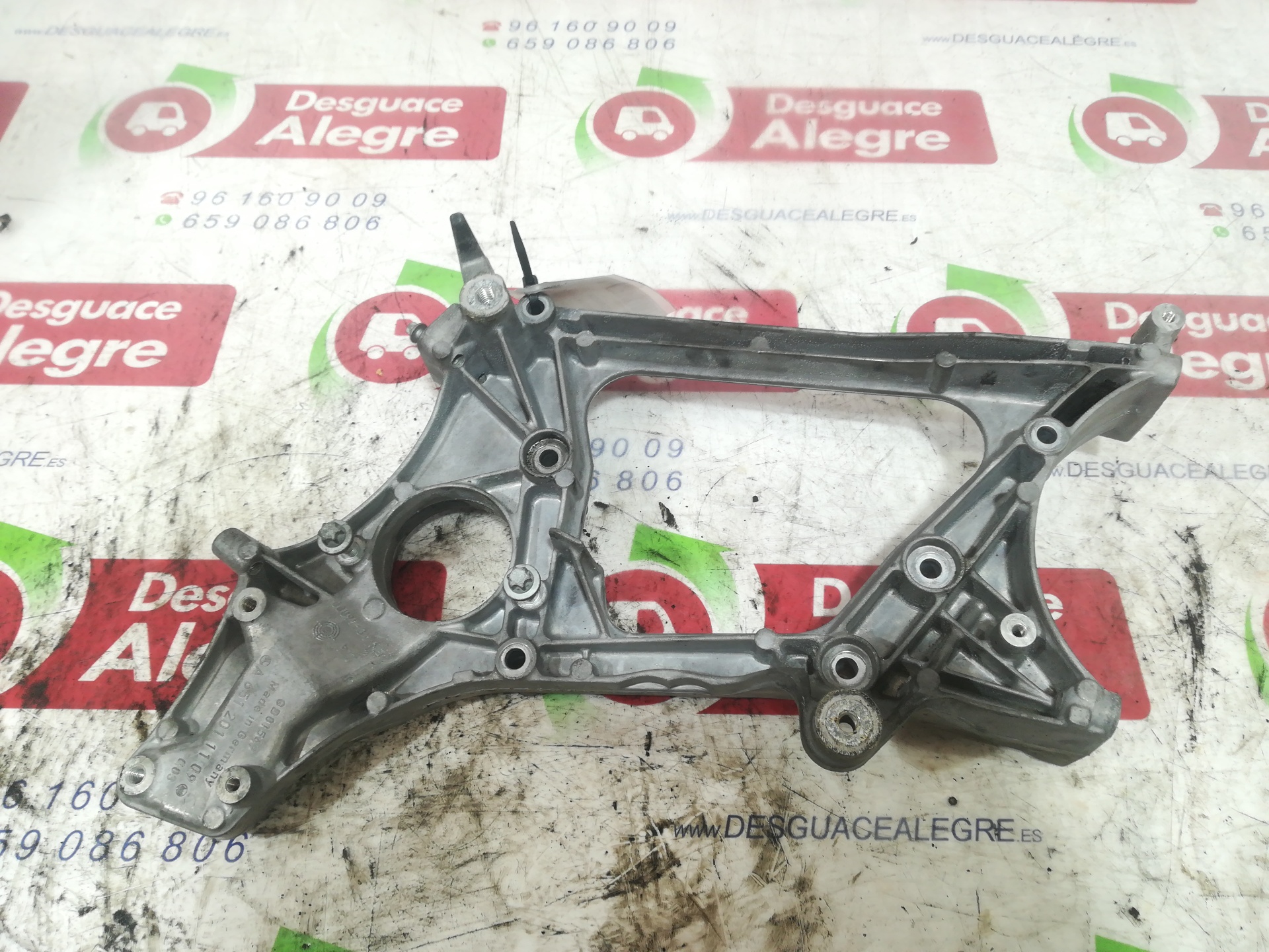 MERCEDES-BENZ E BERLINA SOPORTE ALTERNADOR MERCEDES-BENZ E BERLINA SOPORTE ALTERNADOR