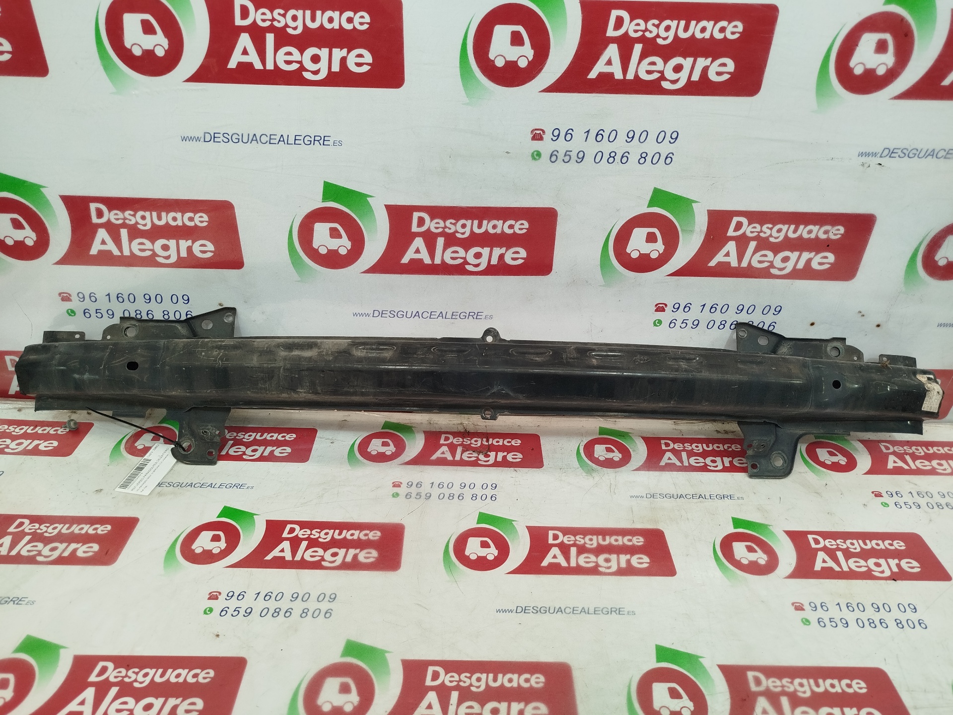 VOLKSWAGEN GOLF IV BERLINA REFUERZO PARAGOLPES DELANTERO VOLKSWAGEN GOLF IV BERLINA REFUERZO PARAGOLPES DELANTERO