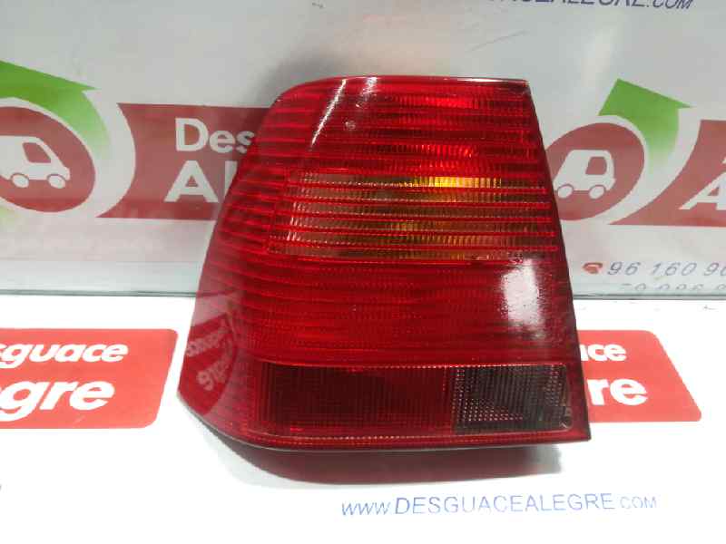 VOLKSWAGEN BORA BERLINA PILOTO TRASERO IZQUIERDO VOLKSWAGEN BORA BERLINA PILOTO TRASERO IZQUIERDO