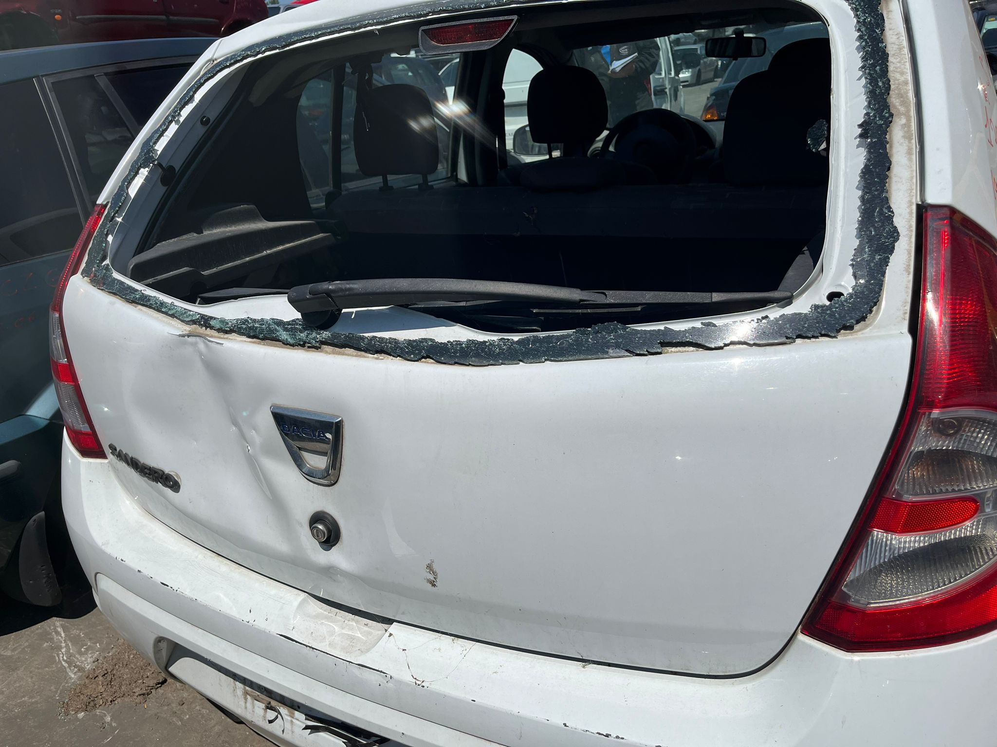  PILOTO TRASERO IZQUIERDO DACIA SANDERO 2012 818 devimagesvext/fa6623dd-d18d-43a2-9112-2c7826f331a7/migcrv/imagenes/000/000/005/000000005190.jpeg