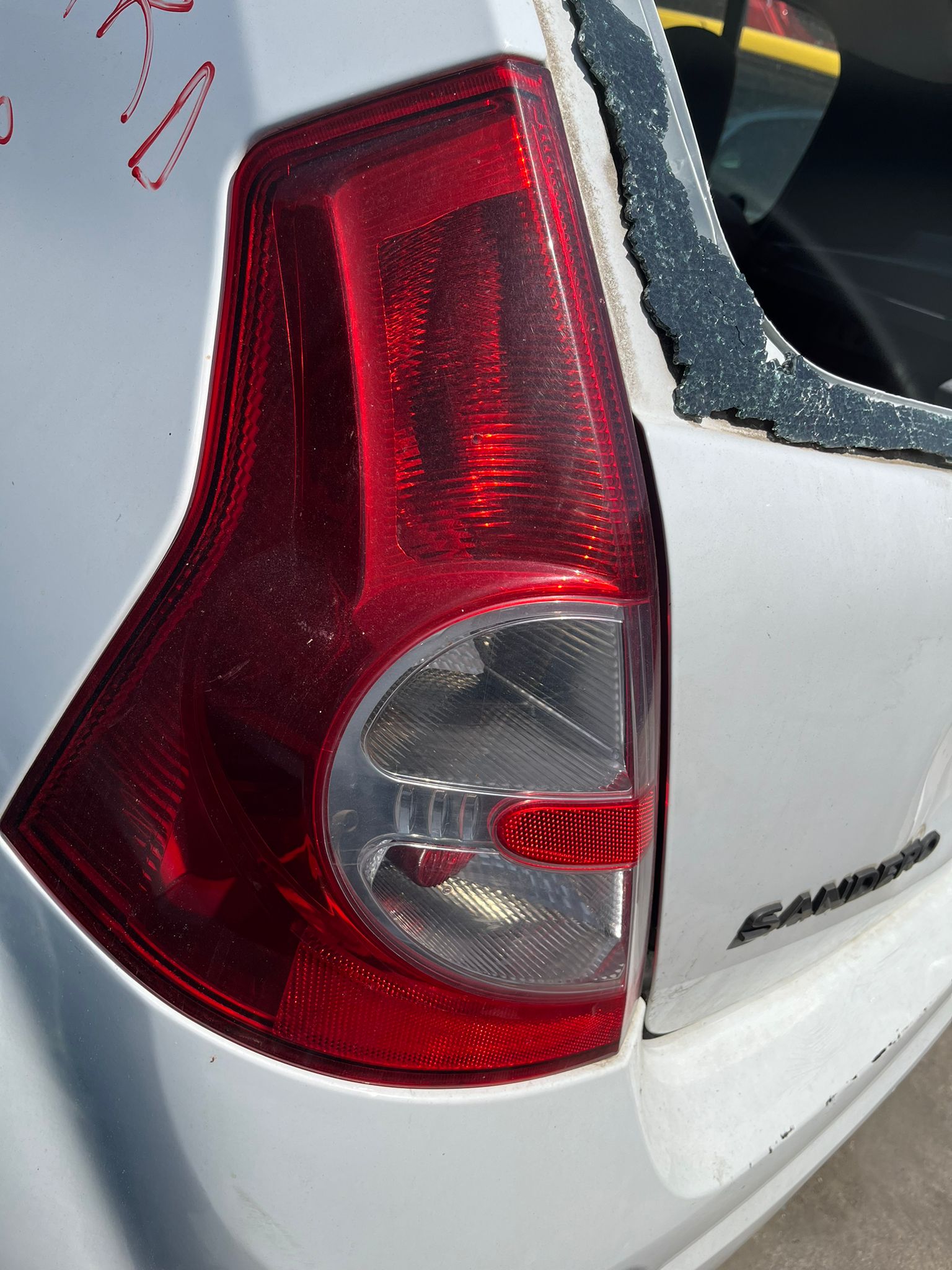  PILOTO TRASERO IZQUIERDO DACIA SANDERO 2012 818 devimagesvext/fa6623dd-d18d-43a2-9112-2c7826f331a7/migcrv/imagenes/000/000/005/000000005198.jpeg