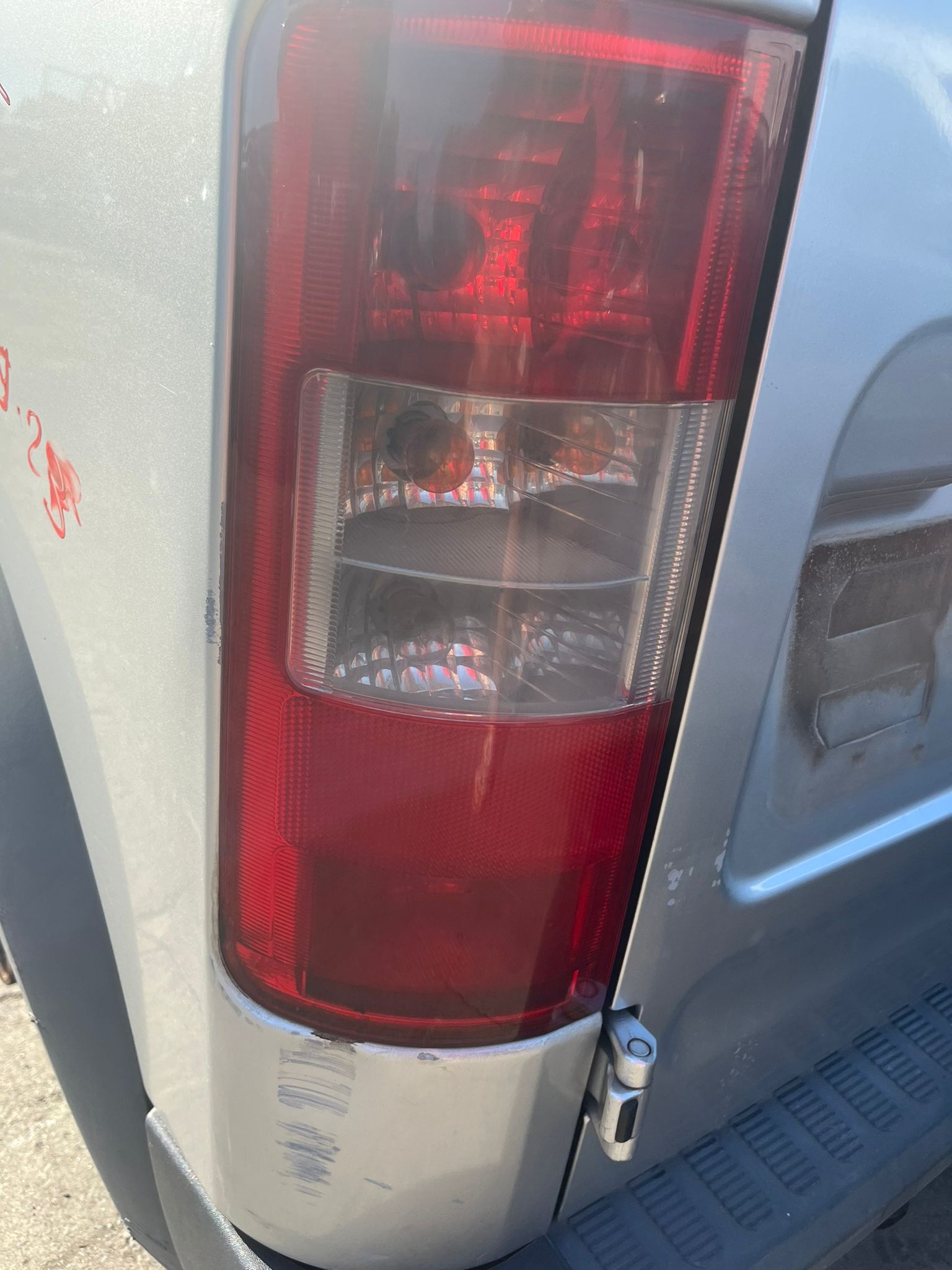  PILOTO TRASERO IZQUIERDO FORD TRANSIT CONNECT 2007 800 devimagesvext/fa6623dd-d18d-43a2-9112-2c7826f331a7/migcrv/imagenes/000/000/008/000000008734.jpeg
