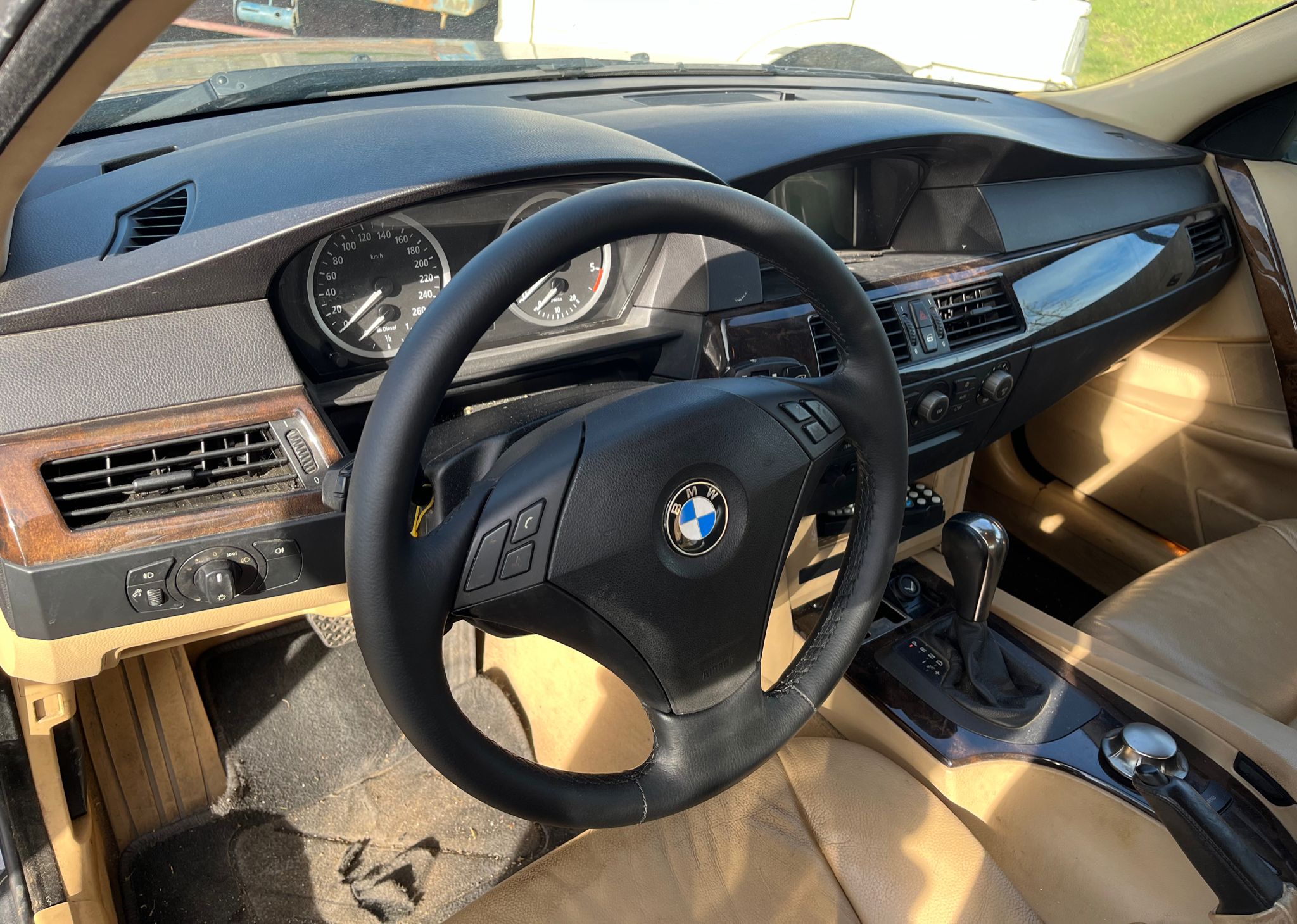   BMW 5 BERLINA 2004 4392 devimagesvext/fa6623dd-d18d-43a2-9112-2c7826f331a7/migcrv/imagenes/000/000/013/000000013698.jpeg