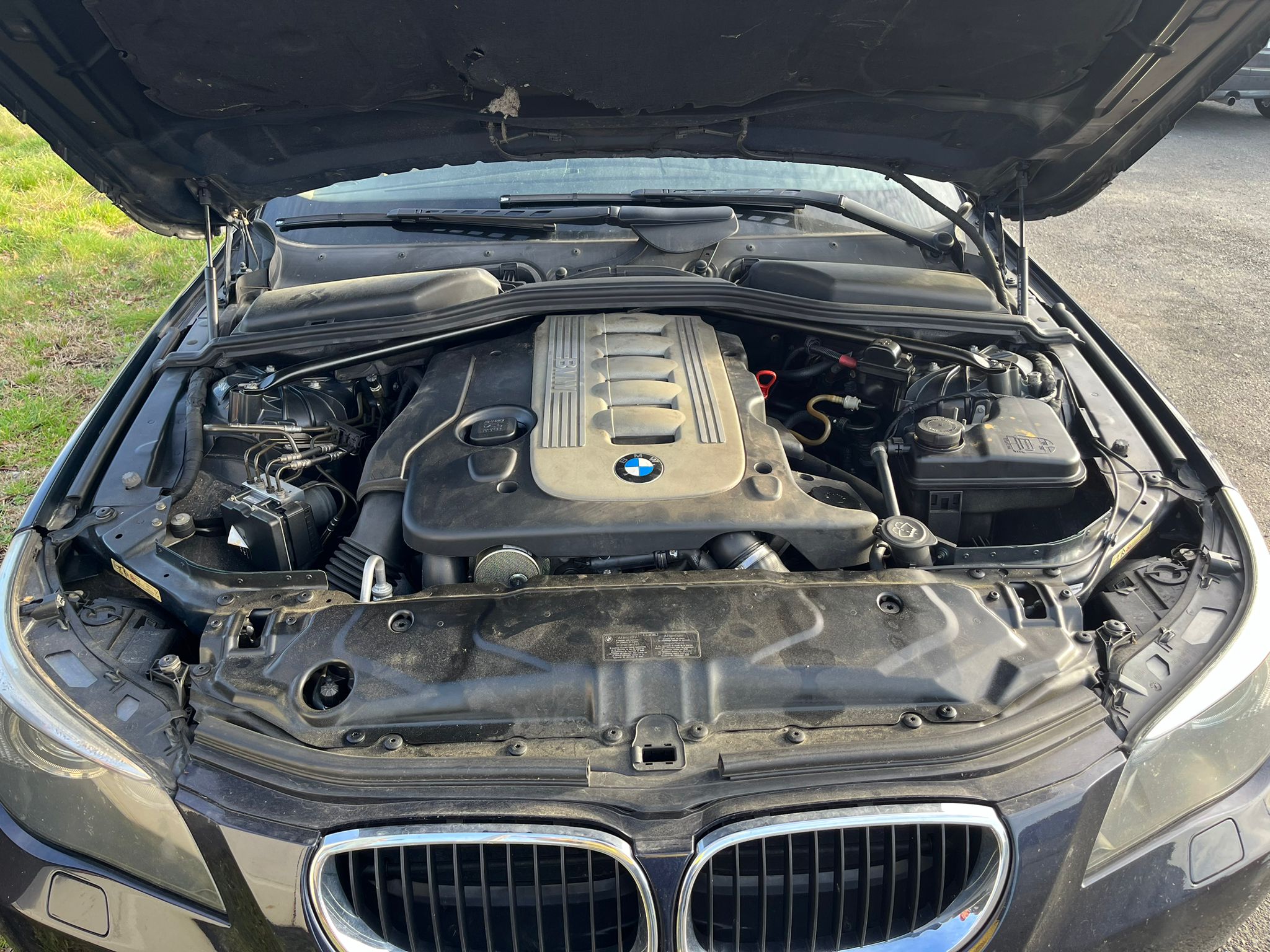   BMW 5 BERLINA 2004 2490 devimagesvext/fa6623dd-d18d-43a2-9112-2c7826f331a7/migcrv/imagenes/000/000/013/000000013714.jpeg