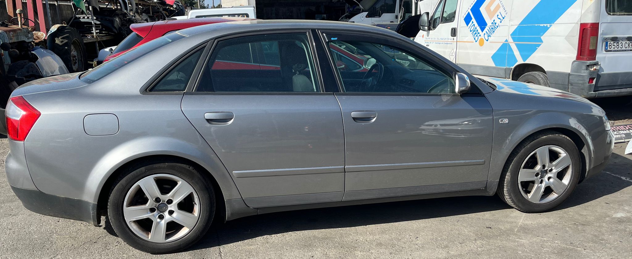   AUDI A4 BERLINA 2001 2366 devimagesvext/fa6623dd-d18d-43a2-9112-2c7826f331a7/migcrv/imagenes/000/000/014/000000014962.jpeg