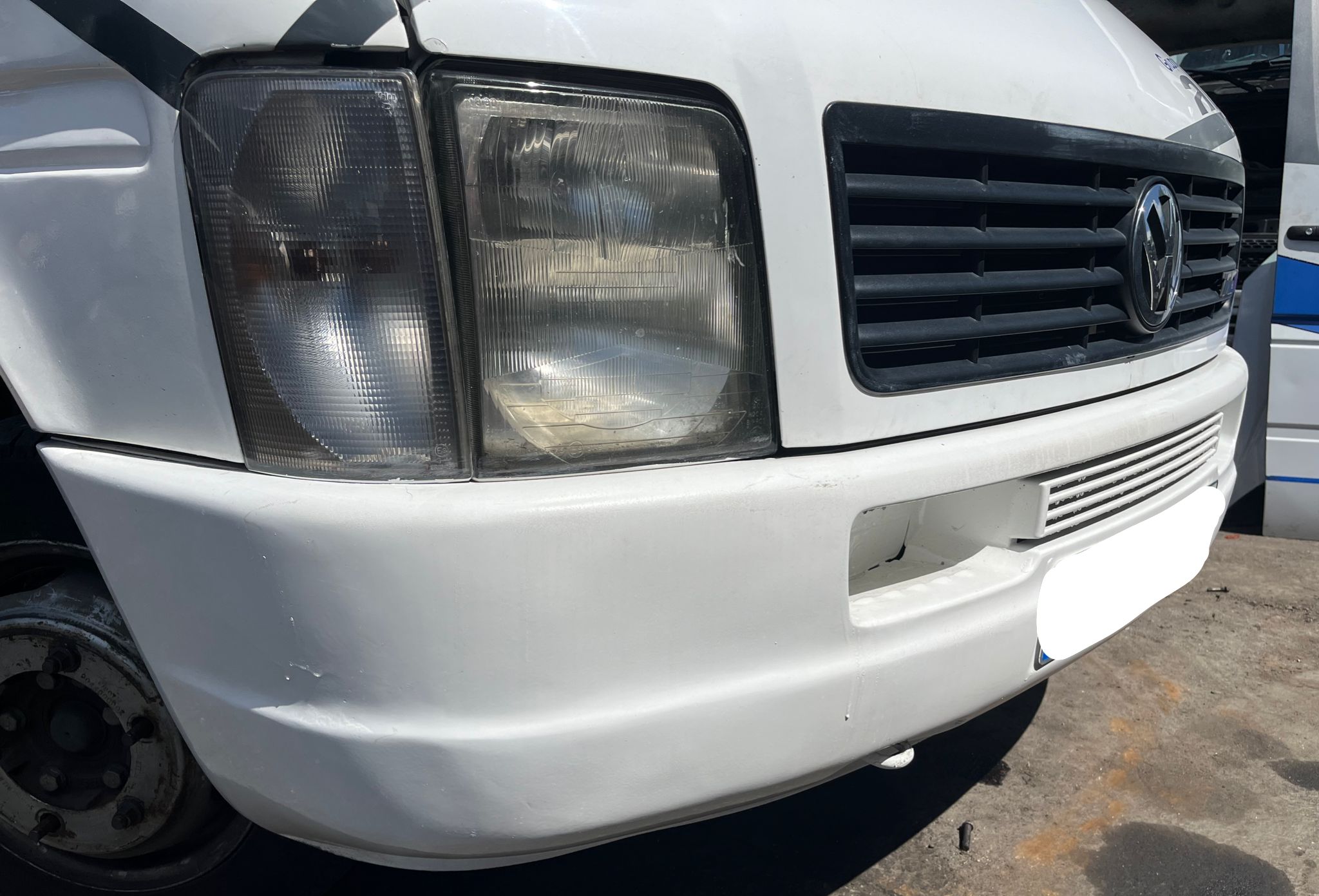  PARAGOLPES DELANTERO VOLKSWAGEN LT FURGÓNCOMBI 2004 3870 devimagesvext/fa6623dd-d18d-43a2-9112-2c7826f331a7/migcrv/imagenes/000/000/016/000000016790.jpeg