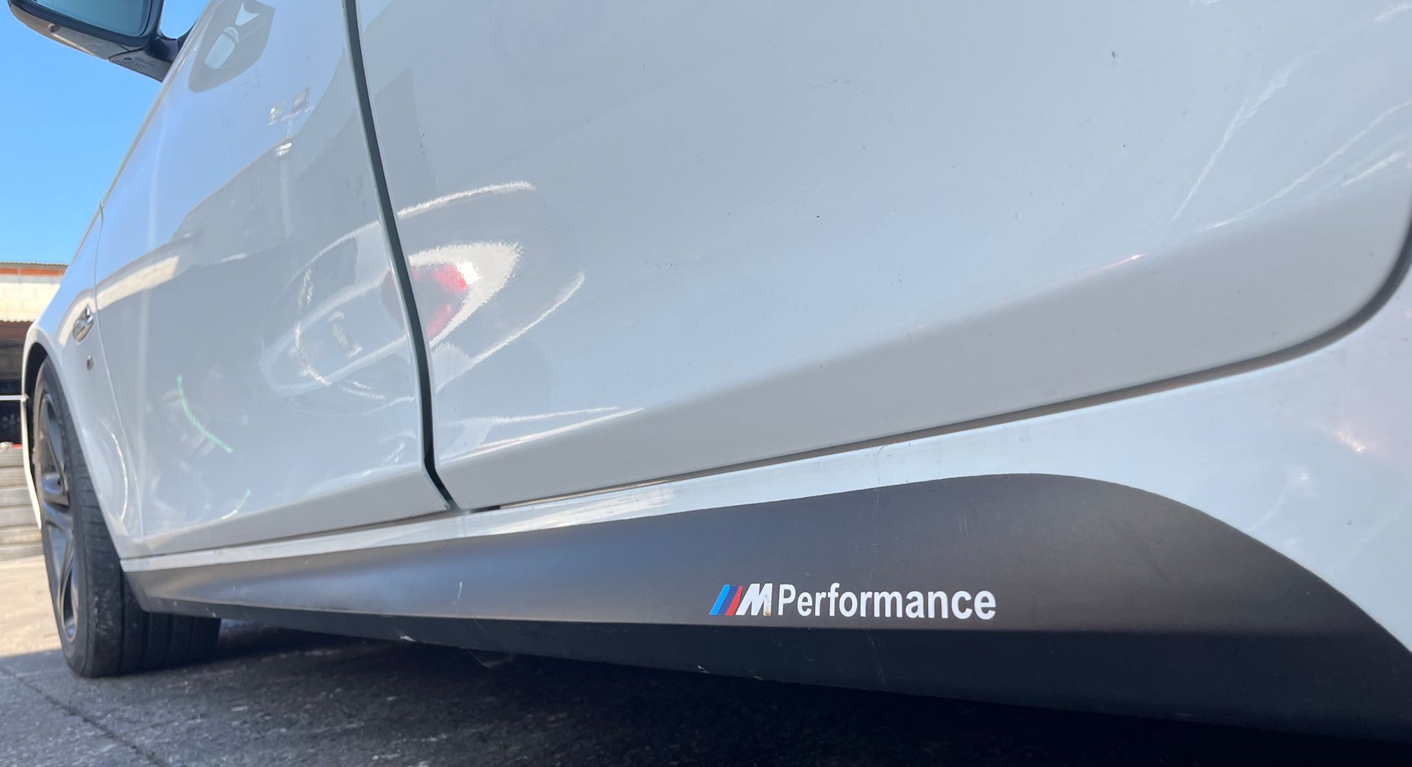   BMW 5 TOURING 2017 2277 devimagesvext/fa6623dd-d18d-43a2-9112-2c7826f331a7/migcrv/imagenes/000/000/018/000000018084.jpeg