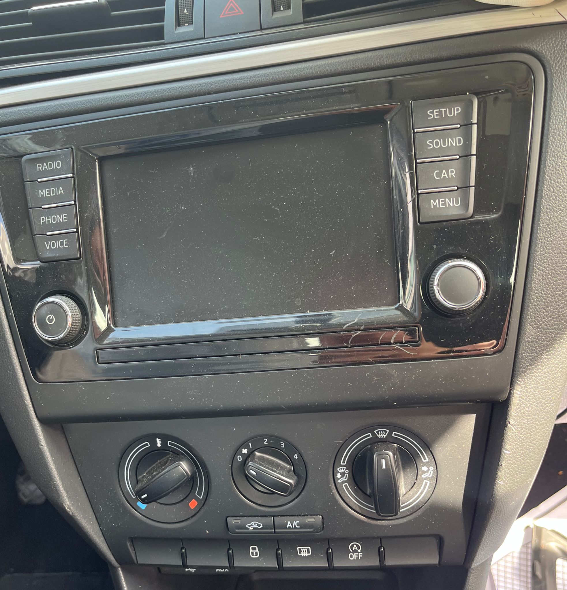   SKODA RAPID 2015 1930 devimagesvext/fa6623dd-d18d-43a2-9112-2c7826f331a7/migcrv/imagenes/000/000/018/000000018460.jpeg