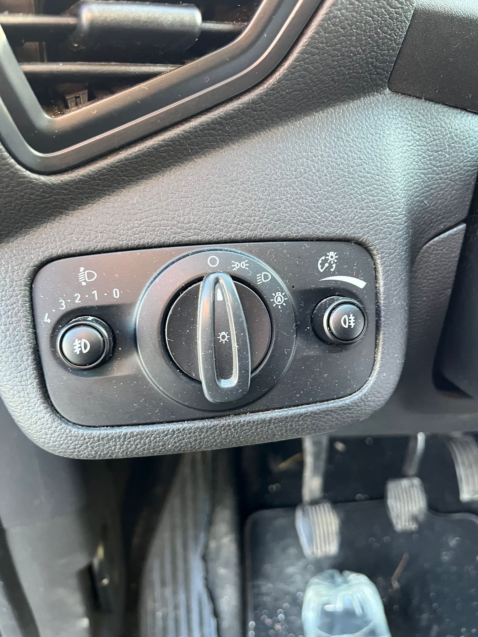   FORD C-MAX 2017 2326 devimagesvext/fa6623dd-d18d-43a2-9112-2c7826f331a7/migcrv/imagenes/000/000/020/000000020902.jpeg