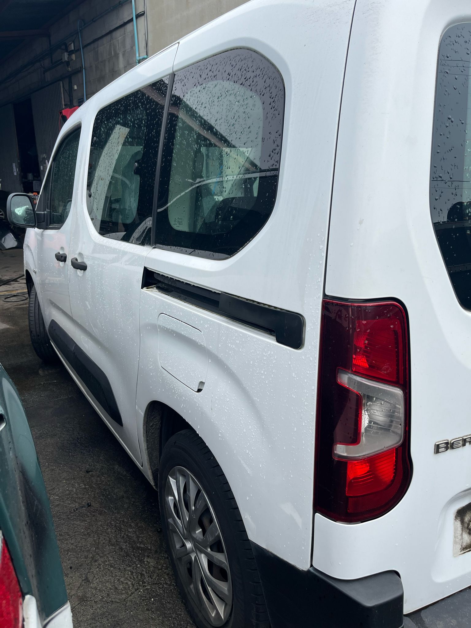 CAJA CAMBIOS CITROEN BERLINGO COMBI 2019  Caja de cambios 6-marcha 2389 devimagesvext/fa6623dd-d18d-43a2-9112-2c7826f331a7/migcrv/imagenes/000/000/024/000000024484.jpeg