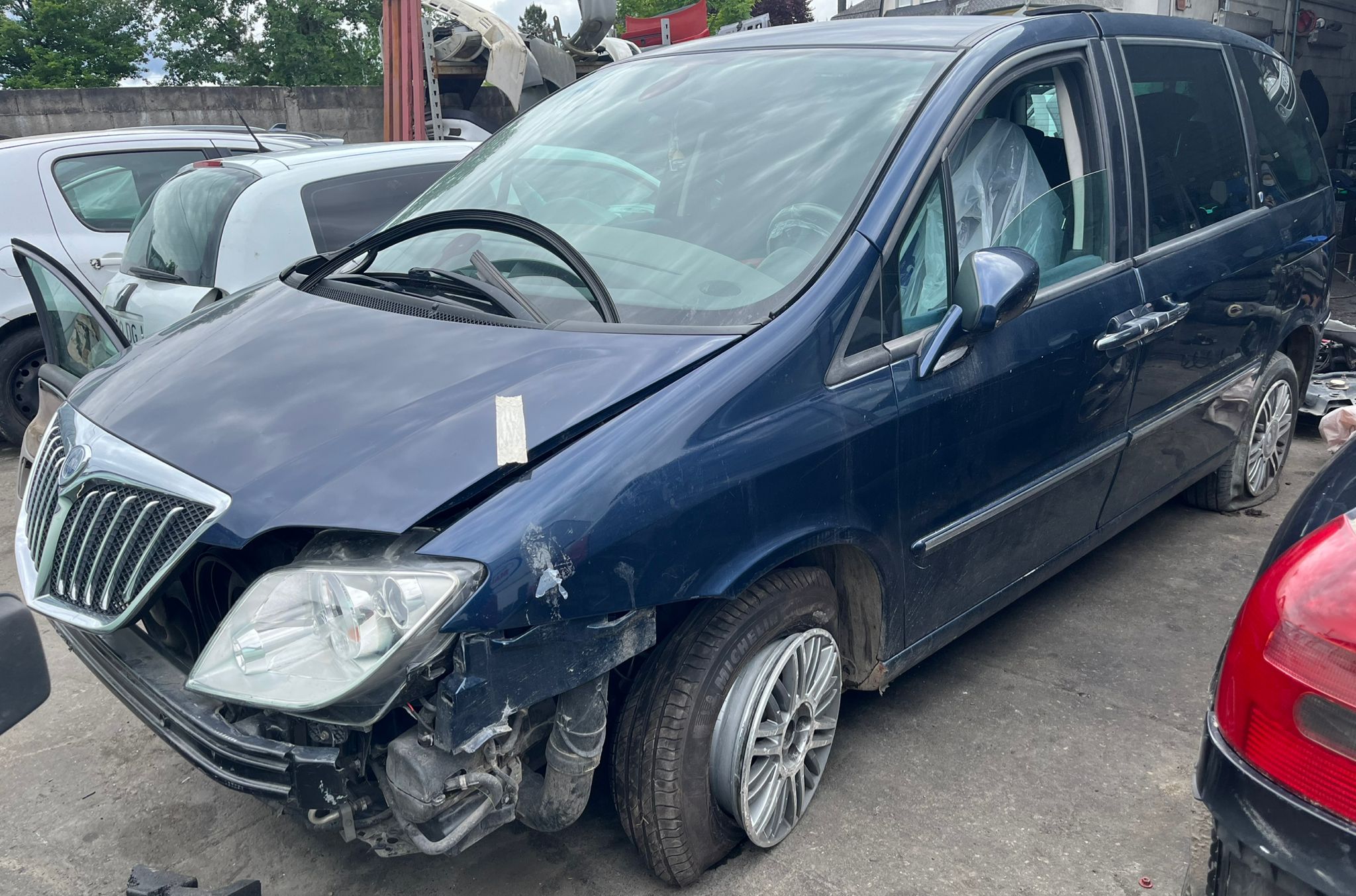   LANCIA PHEDRA 2009 2262 devimagesvext/fa6623dd-d18d-43a2-9112-2c7826f331a7/migcrv/imagenes/000/000/027/000000027134.jpeg