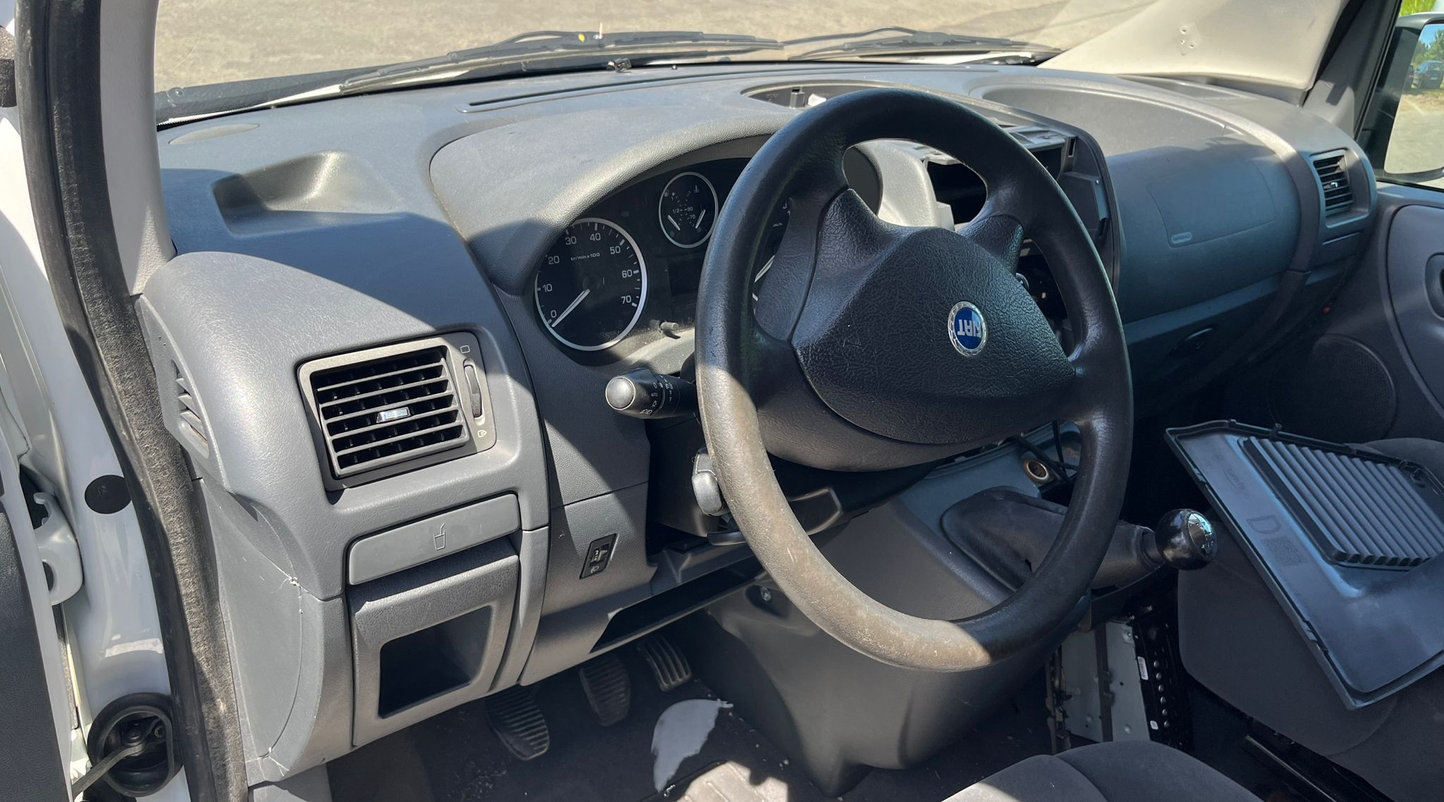   FIAT II SCUDO 272 COMBI 2015 4368 devimagesvext/fa6623dd-d18d-43a2-9112-2c7826f331a7/migcrv/imagenes/000/000/027/000000027830.jpeg