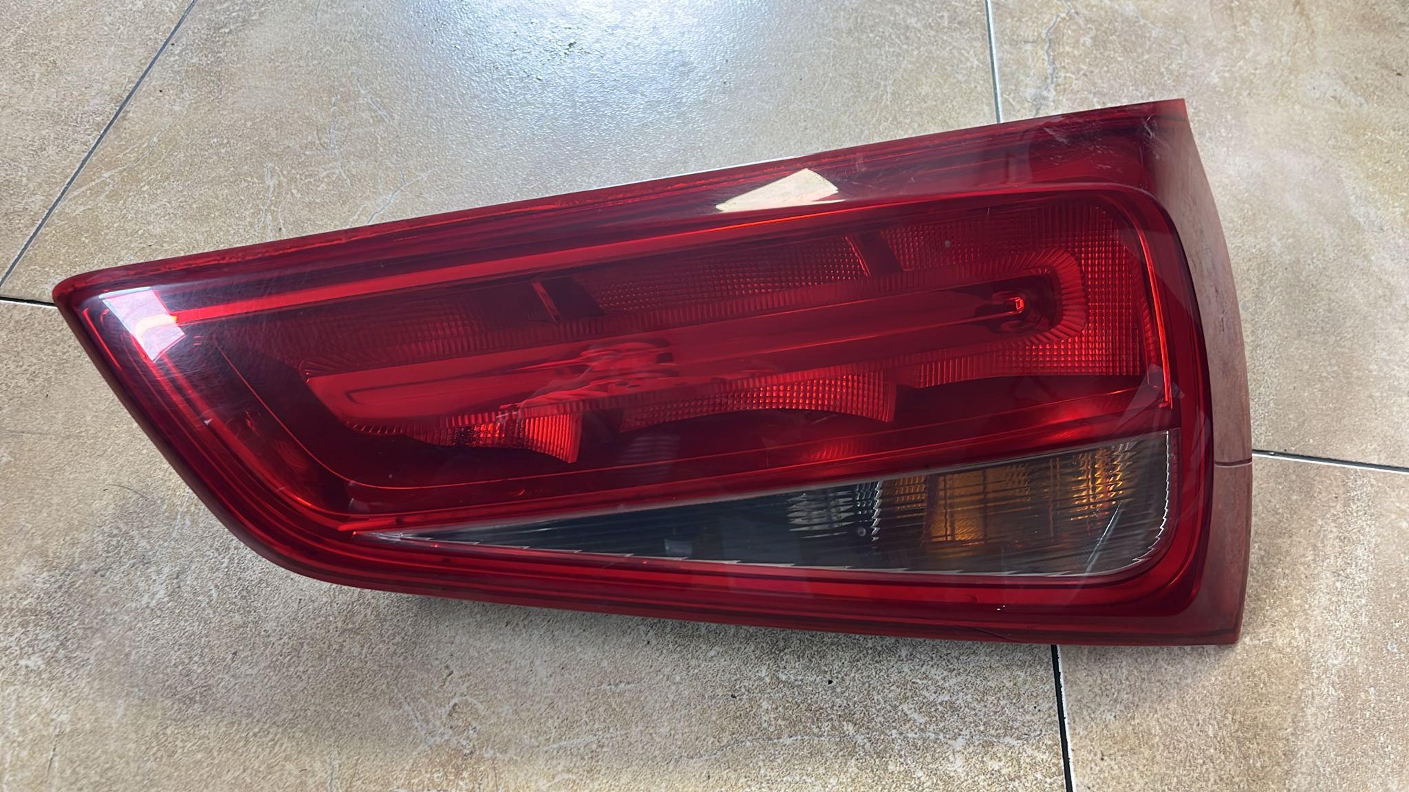  PILOTO TRASERO DERECHO AUDI A1 SPORTBACK 2012 980 devimagesvext/fa6623dd-d18d-43a2-9112-2c7826f331a7/migcrv/imagenes/000/000/039/000000039461.jpeg