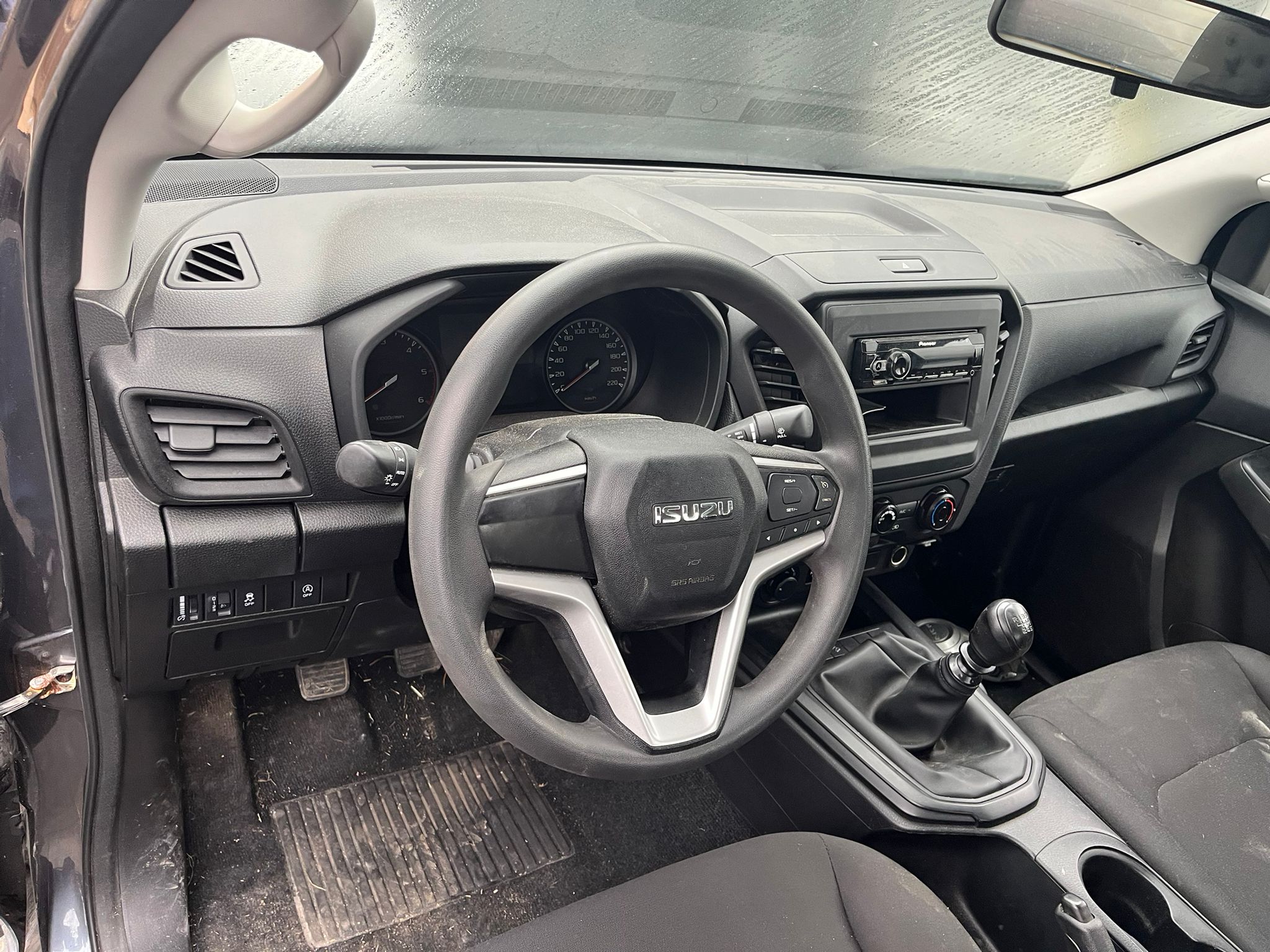   ISUZU D-MAX 2022 4707 devimagesvext/fa6623dd-d18d-43a2-9112-2c7826f331a7/migcrv/imagenes/000/000/040/000000040363.jpeg