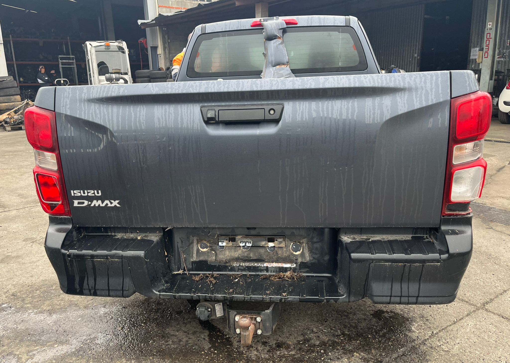  CAJA TRASERA ISUZU D-MAX 2022 7220 devimagesvext/fa6623dd-d18d-43a2-9112-2c7826f331a7/migcrv/imagenes/000/000/040/000000040399.jpeg