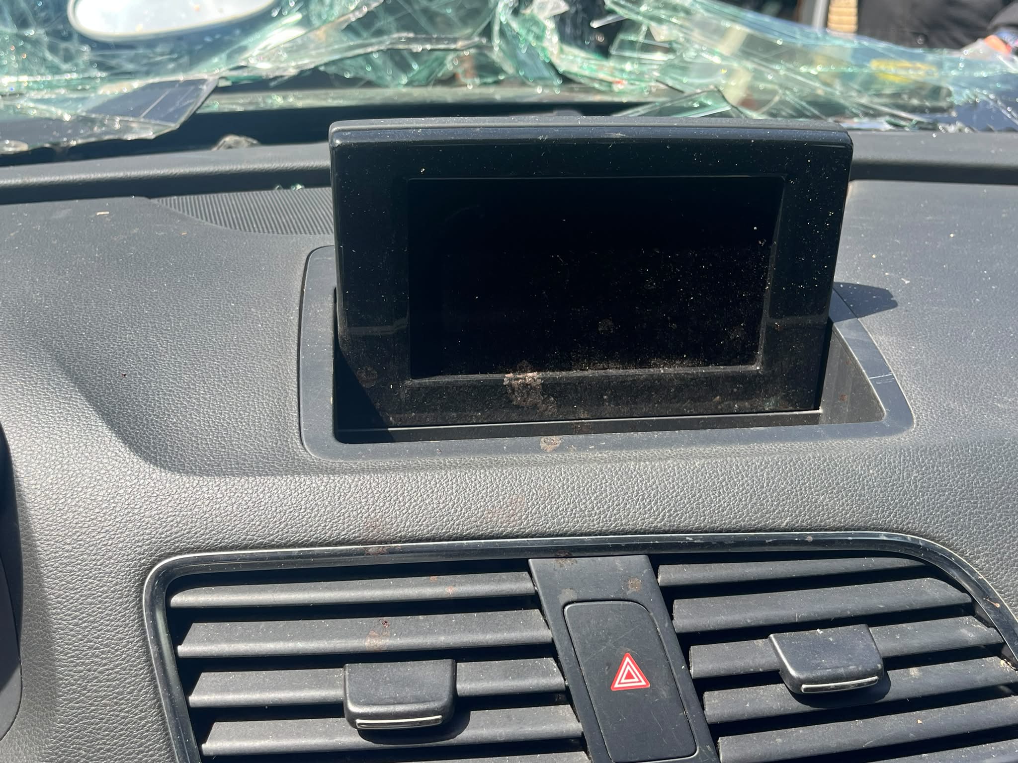  PANTALLA MULTIFUNCION AUDI Q3 2012 3421 devimagesvext/fa6623dd-d18d-43a2-9112-2c7826f331a7/migcrv/imagenes/000/000/041/000000041949.jpeg