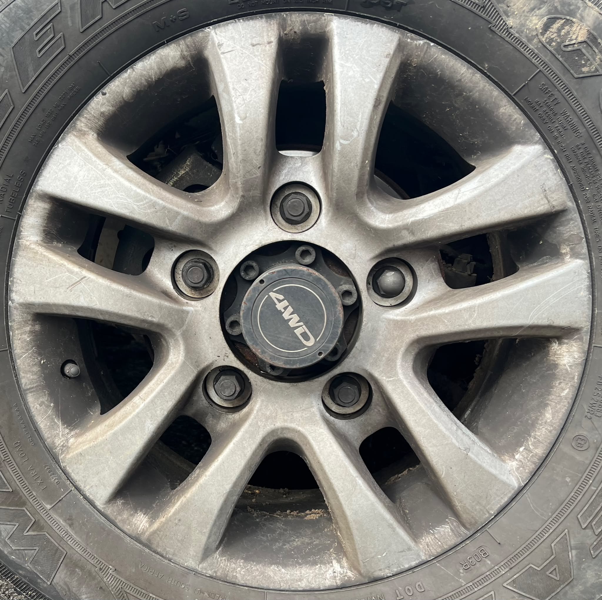  LLANTA TATA SAFARI 2007 6664 devimagesvext/fa6623dd-d18d-43a2-9112-2c7826f331a7/migcrv/imagenes/000/000/042/000000042123.jpeg